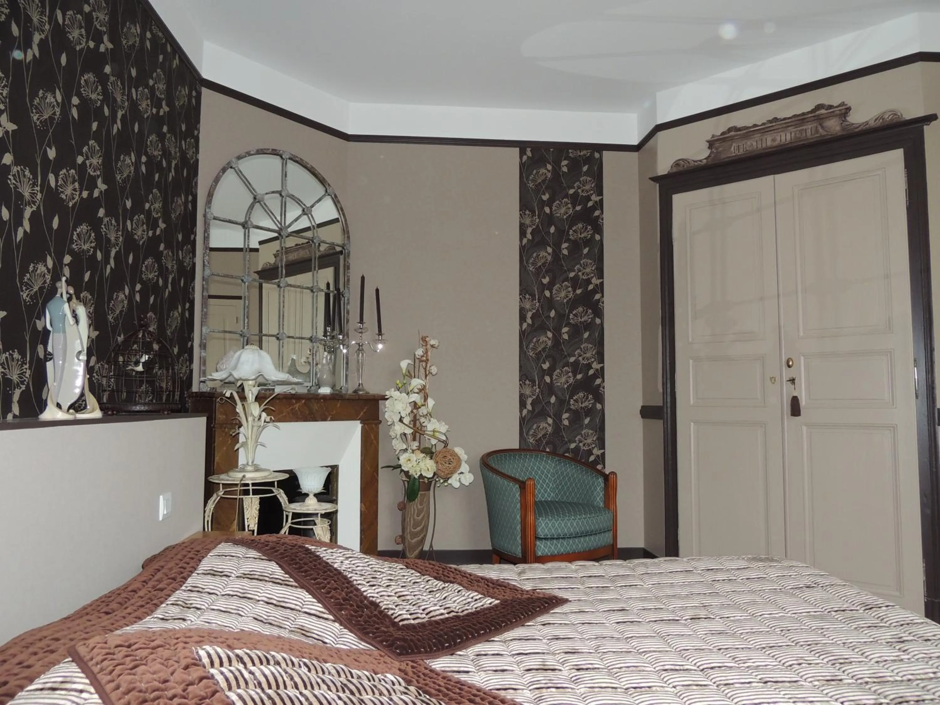 Bedroom, Bed in Loire, Châteaux, et Vignes