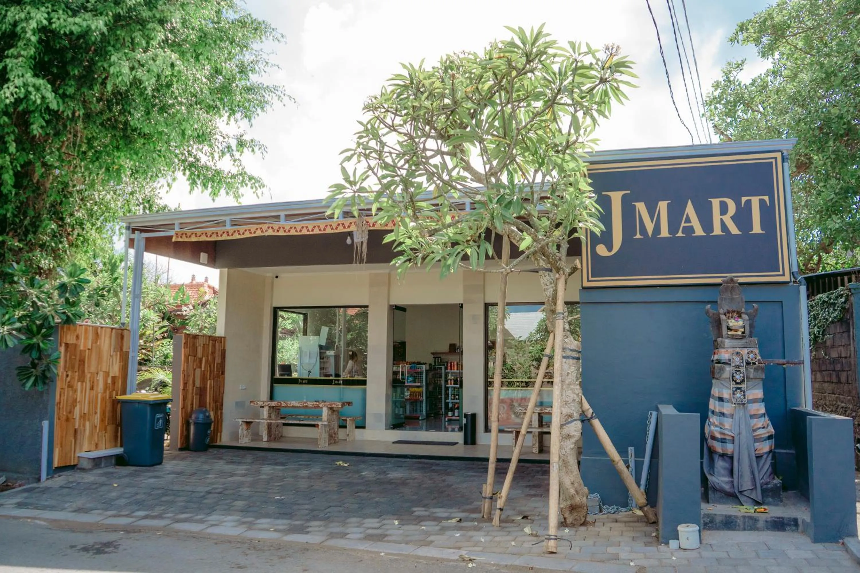 On-site shops in Bingin Garden Uluwatu