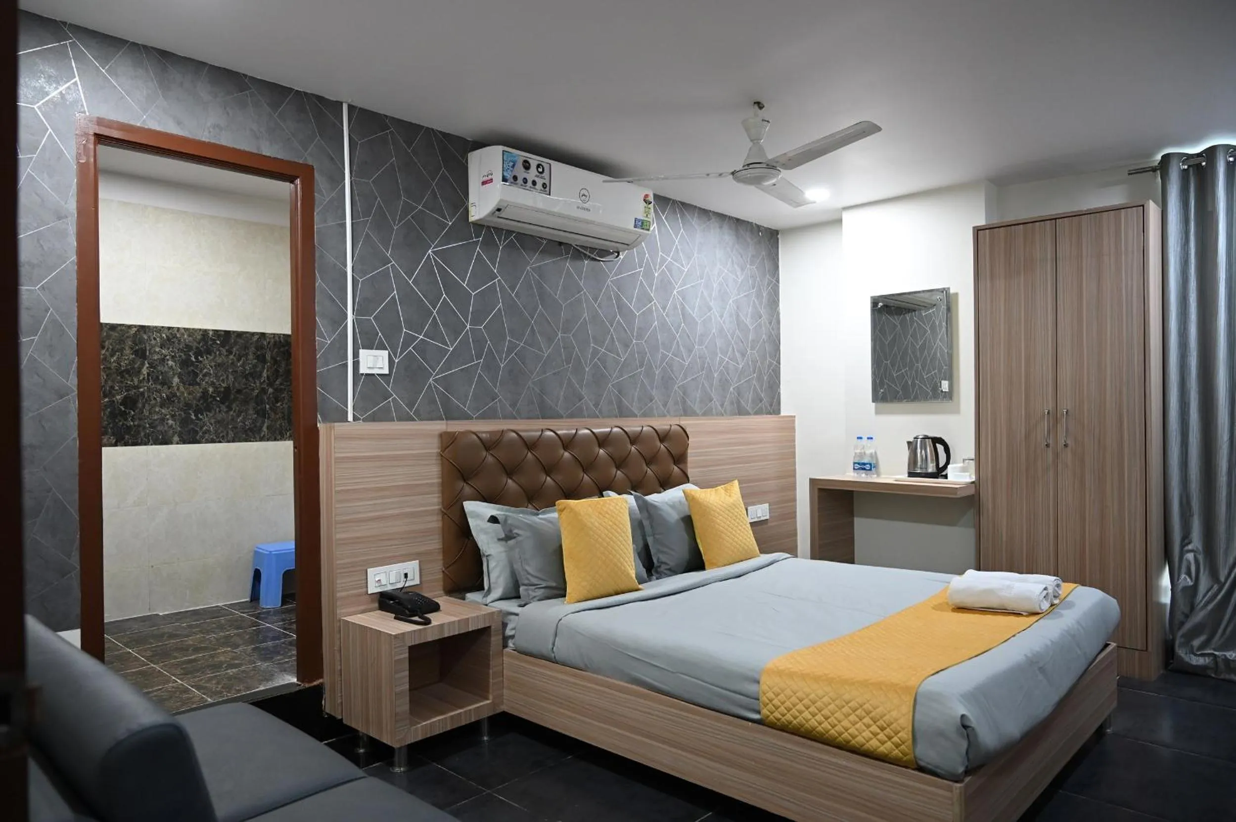 Bed in Hotel Supraja Yellow Bells