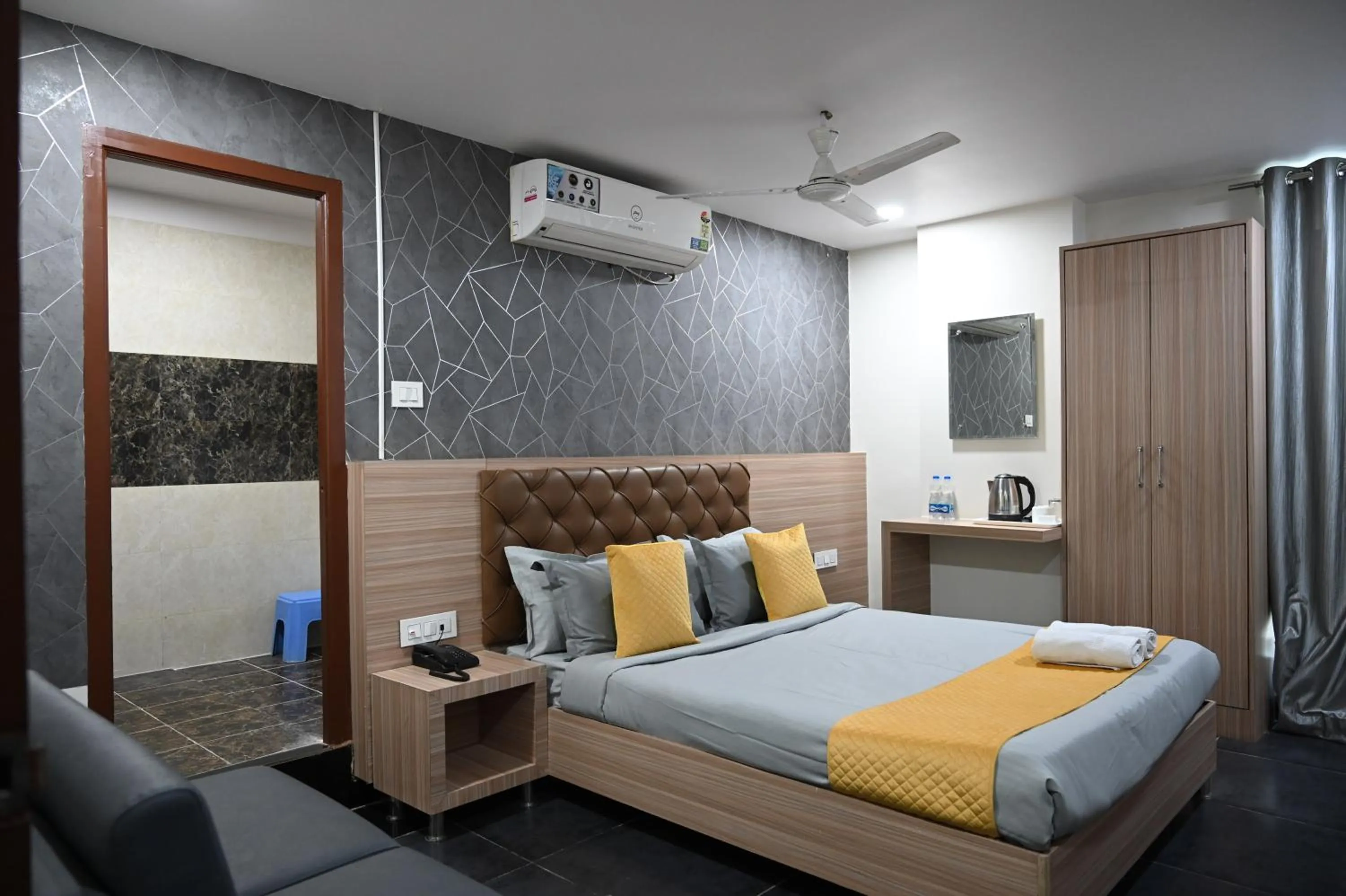 Bed in Hotel Supraja Yellow Bells