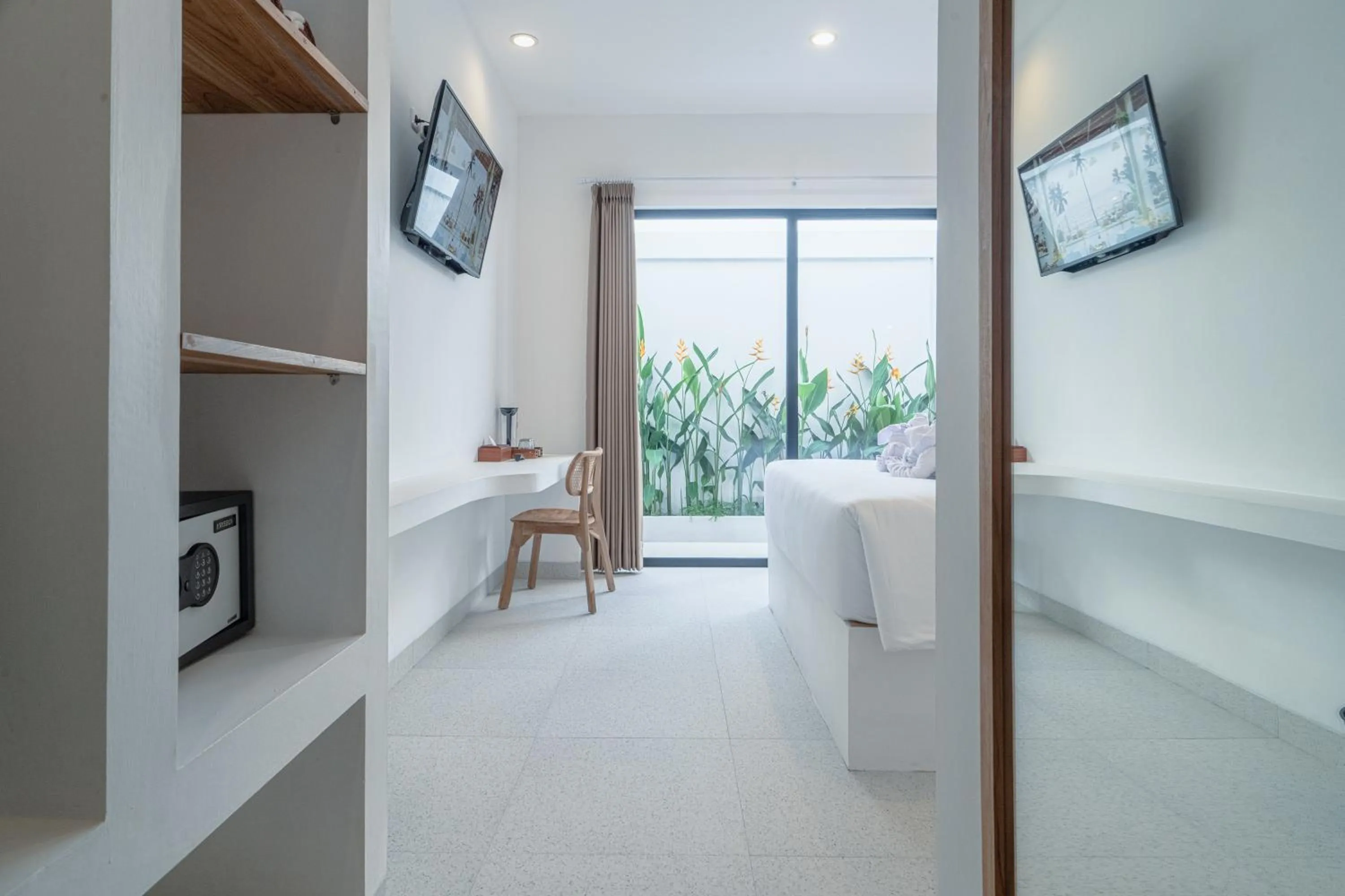 TV and multimedia in The Simore