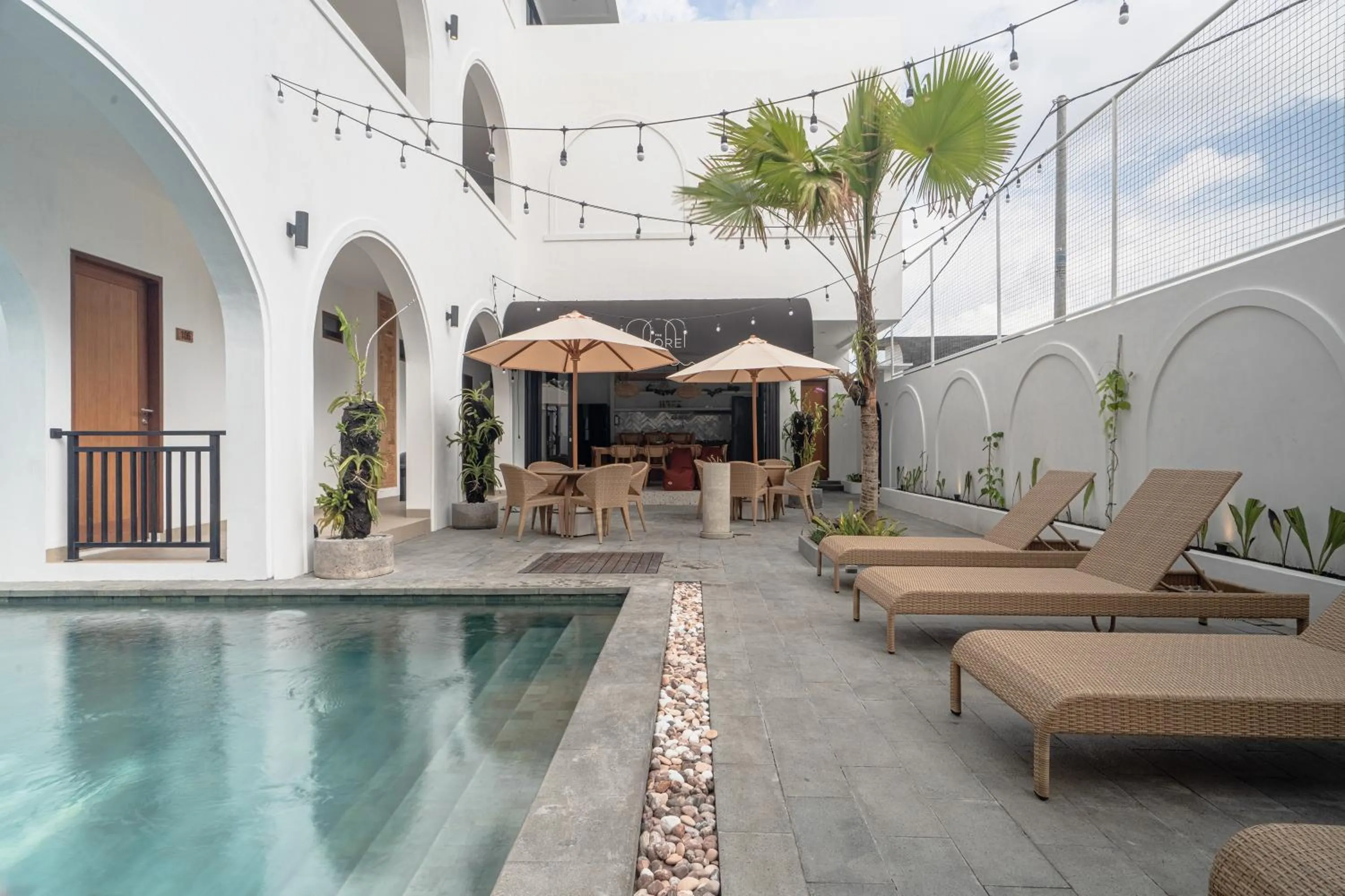 Swimming pool in The Simore