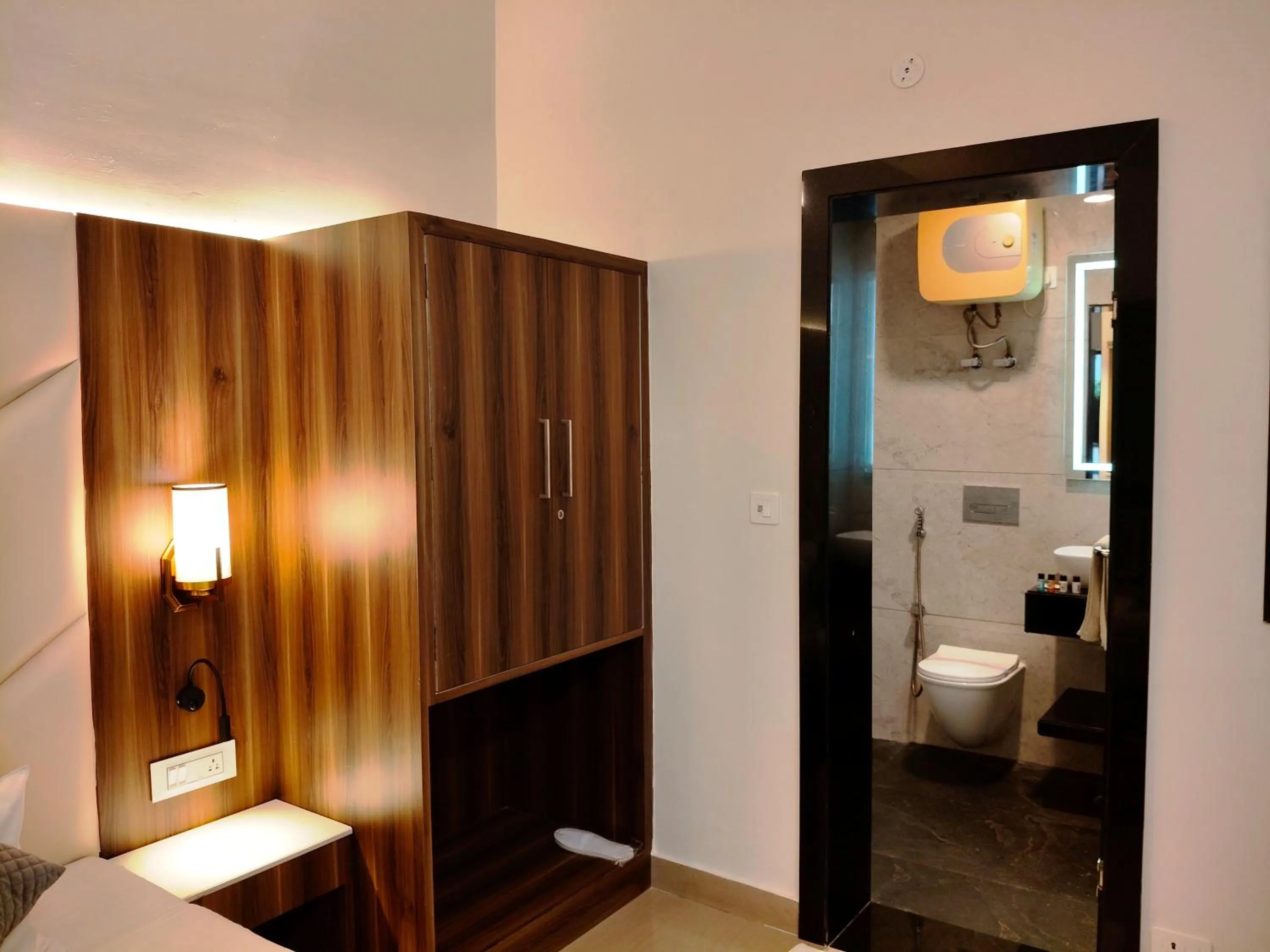 Bedroom in HOTEL SHYAM PALACE INDIA AGRA