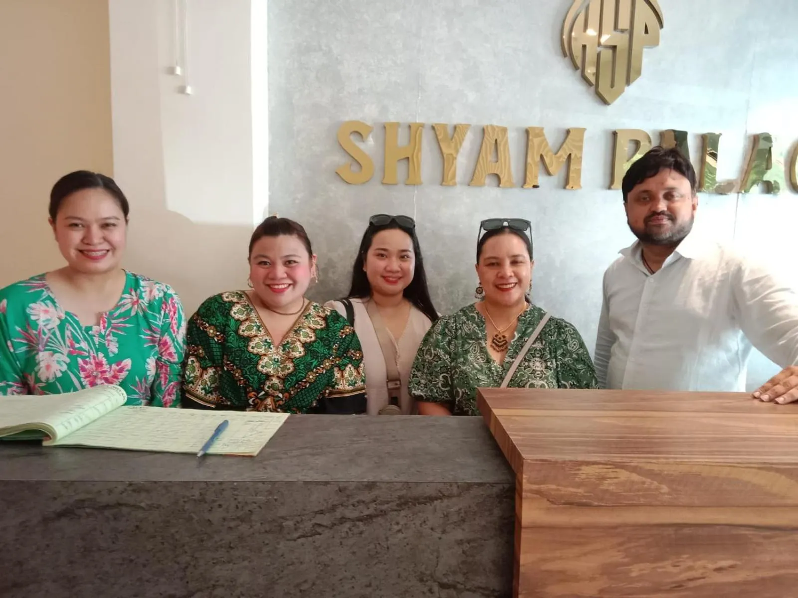 Guests in HOTEL SHYAM PALACE INDIA AGRA