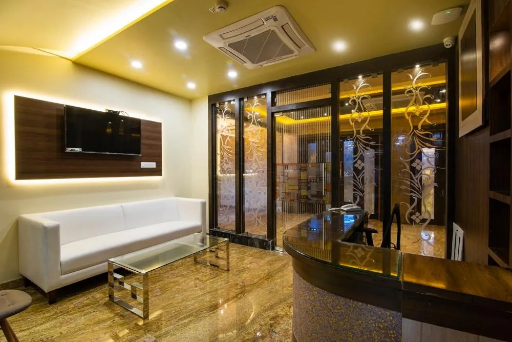 Property building in Hotel White Rock