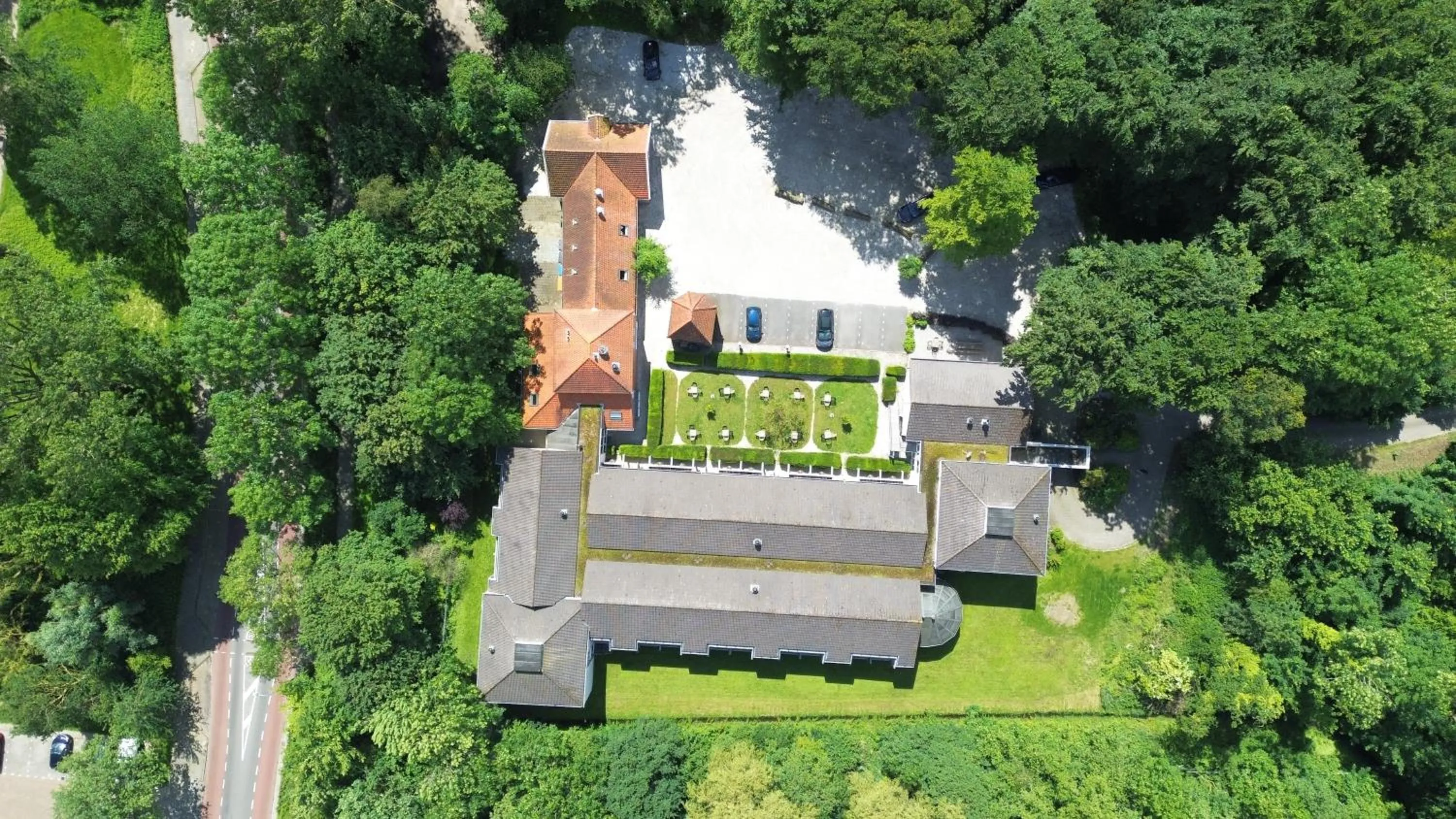 Property building in Hotel Heemskerk