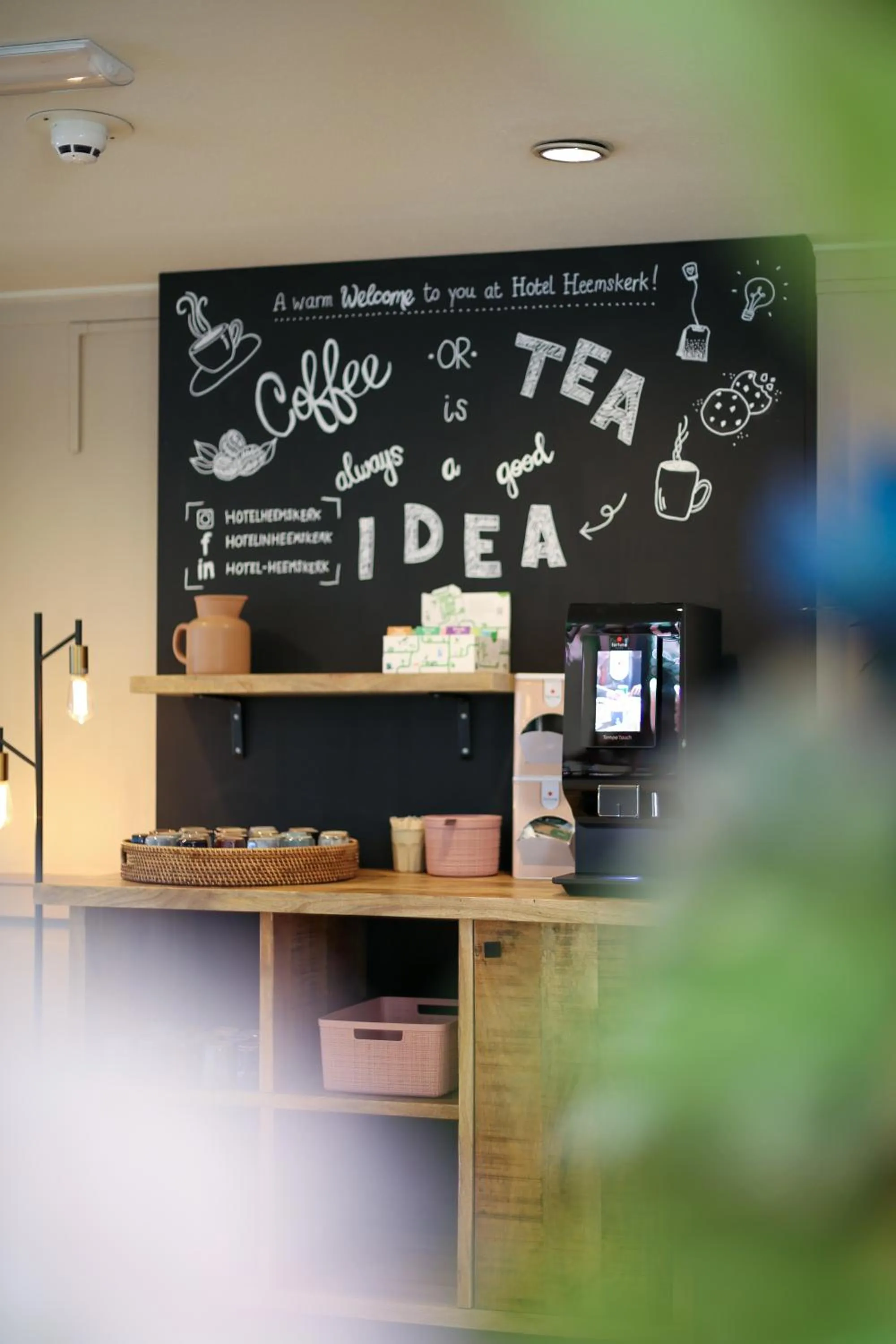 Coffee/tea facilities in Hotel Heemskerk