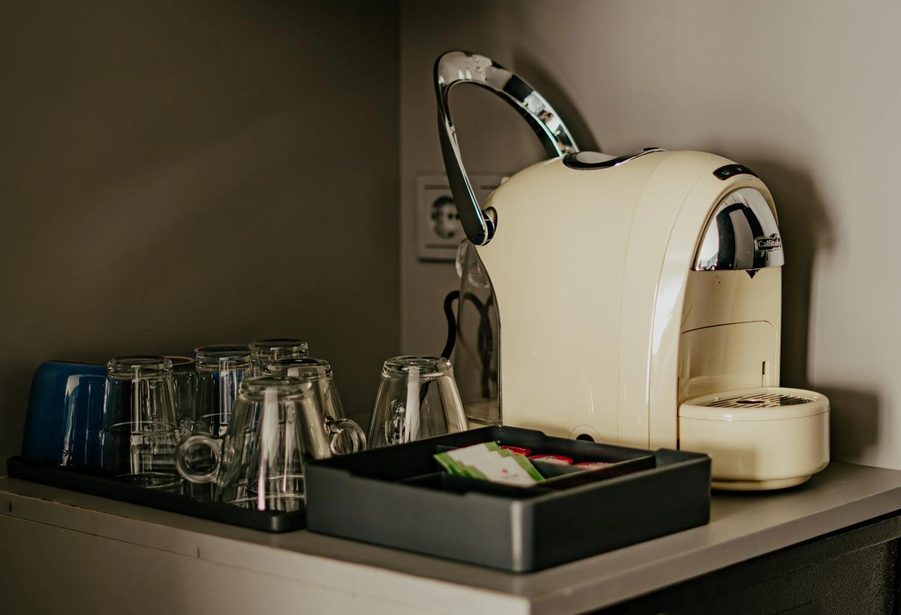 Coffee/tea facilities in Hotel Heemskerk