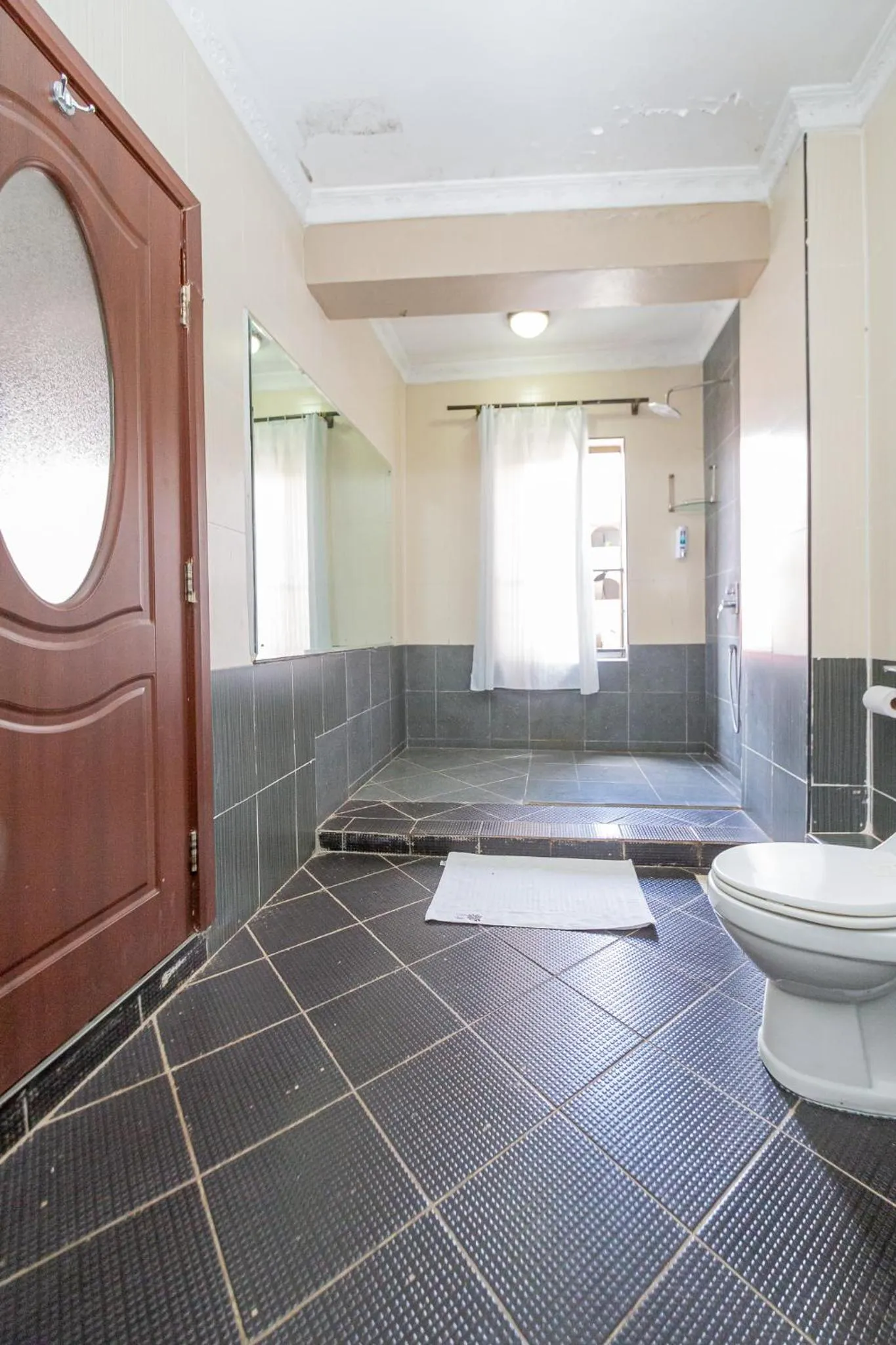 Shower in Eldon Apartments & Suites