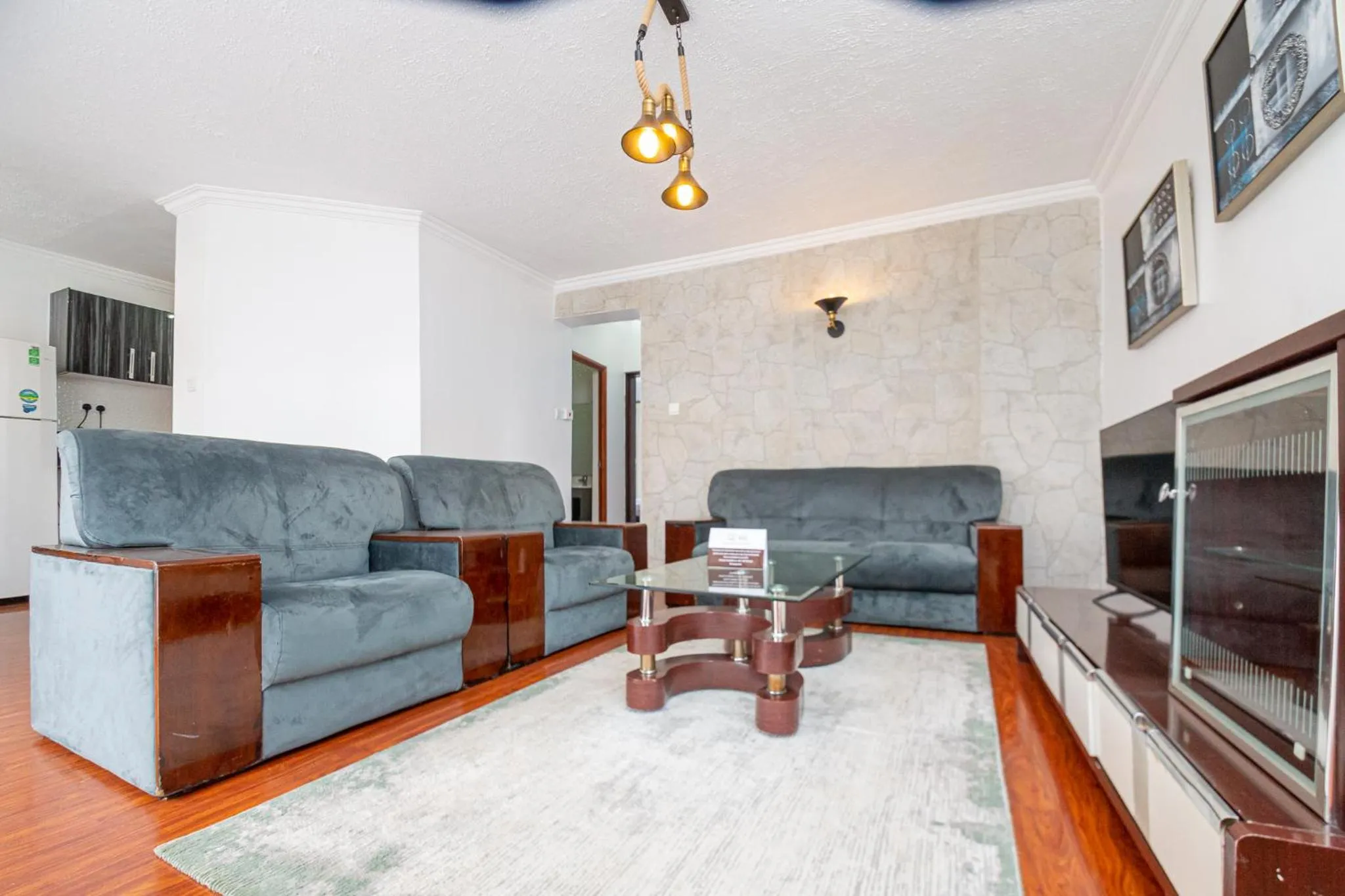 TV and multimedia in Eldon Apartments & Suites