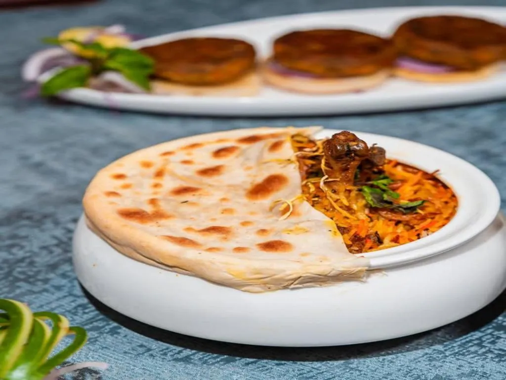 Food and drinks in Hotel Aaradhya