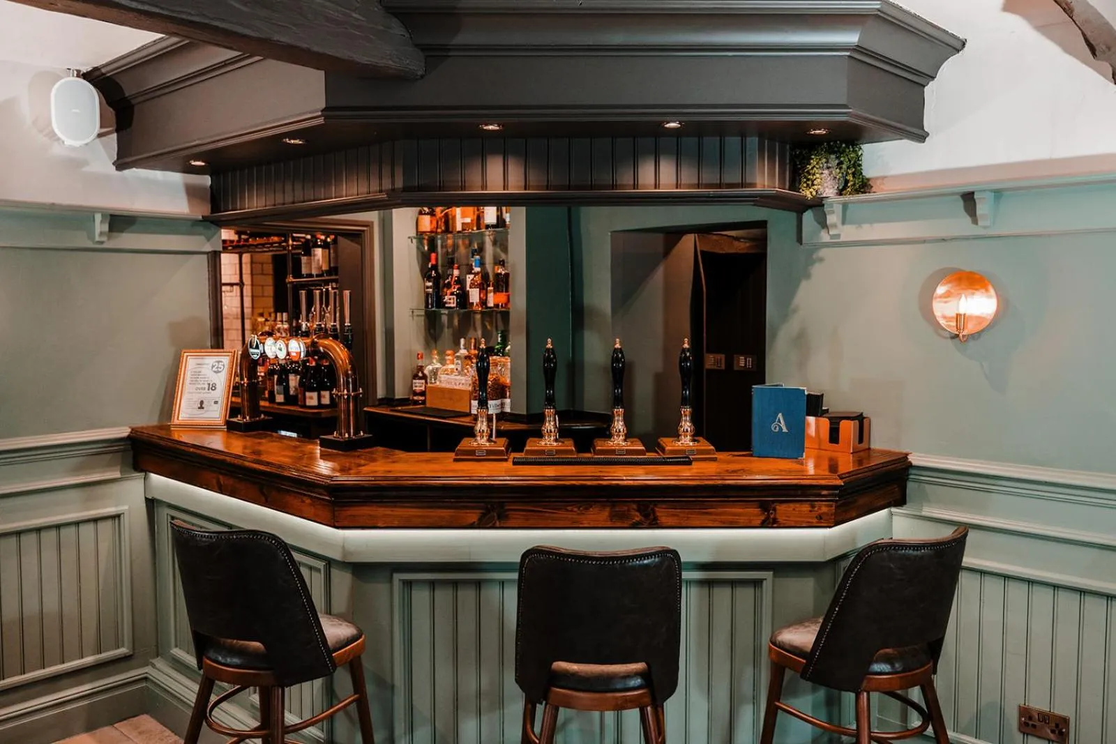 Lounge or bar in The Ashford Arms