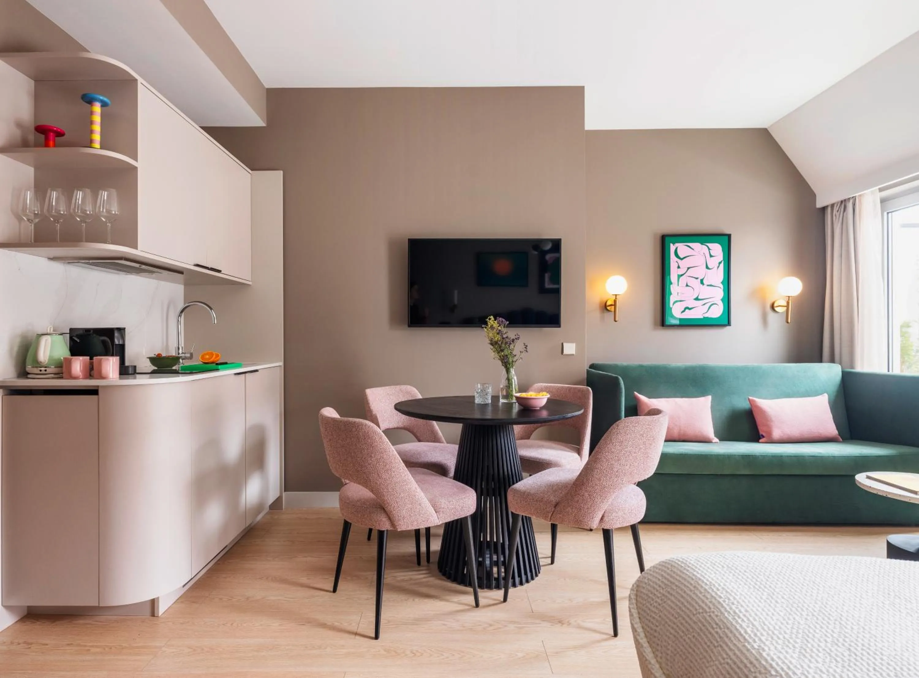 Large Studio with Kitchenette and Terrace in Numa Lisbon Rato