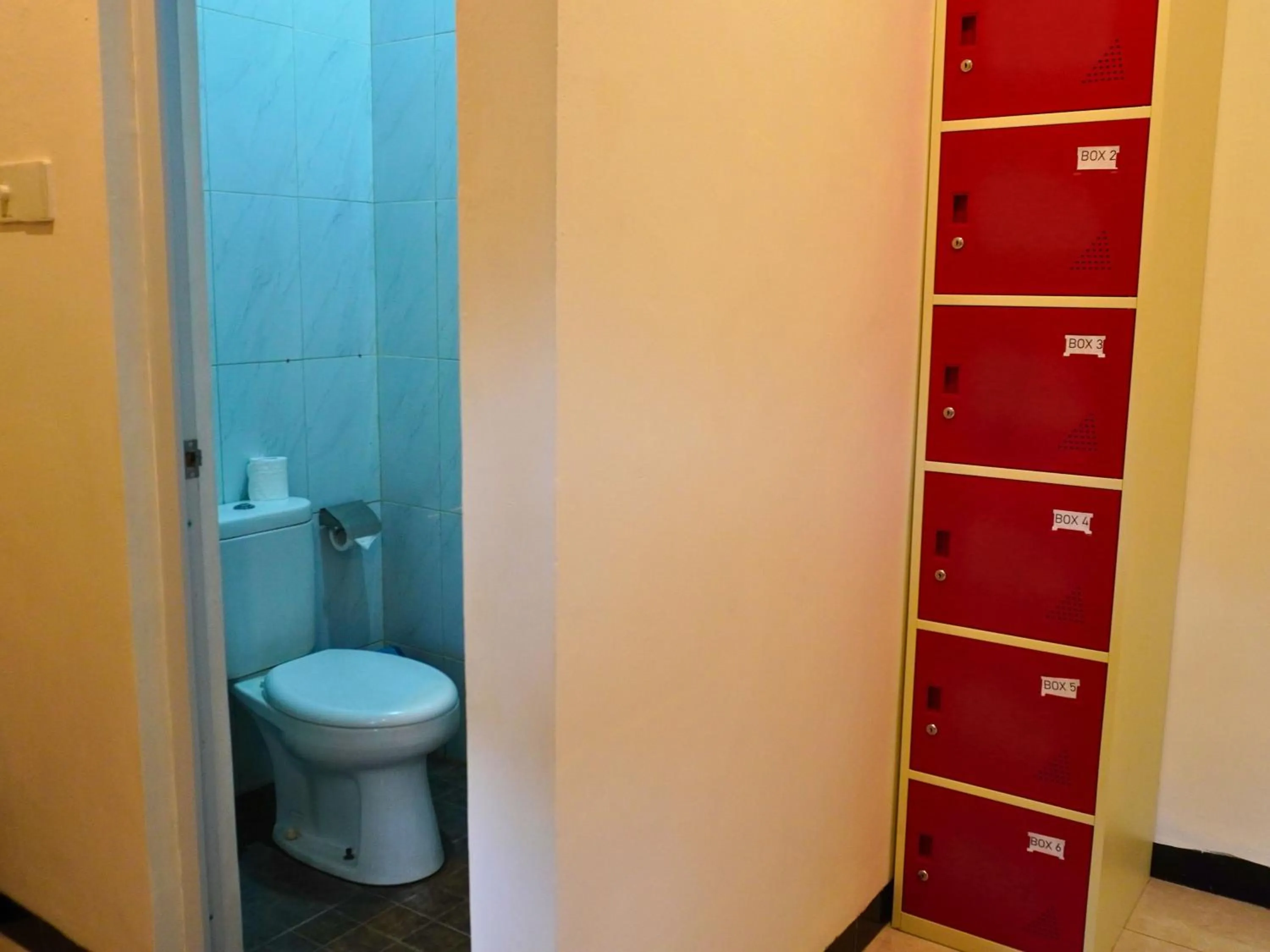 Toilet in Summer of Surf Hostel Ungasan Uluwatu