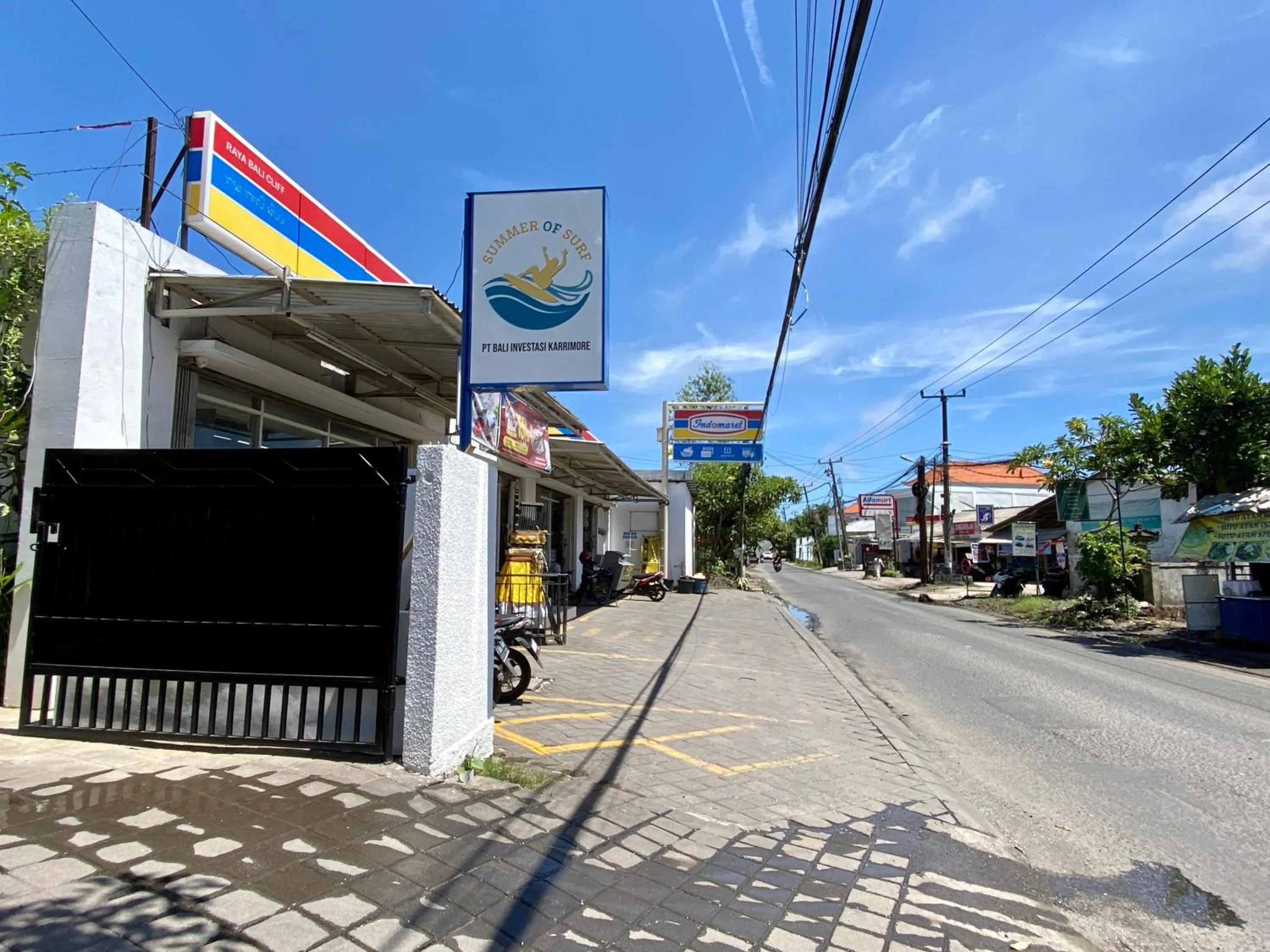 Street view in Summer of Surf Hostel Ungasan Uluwatu