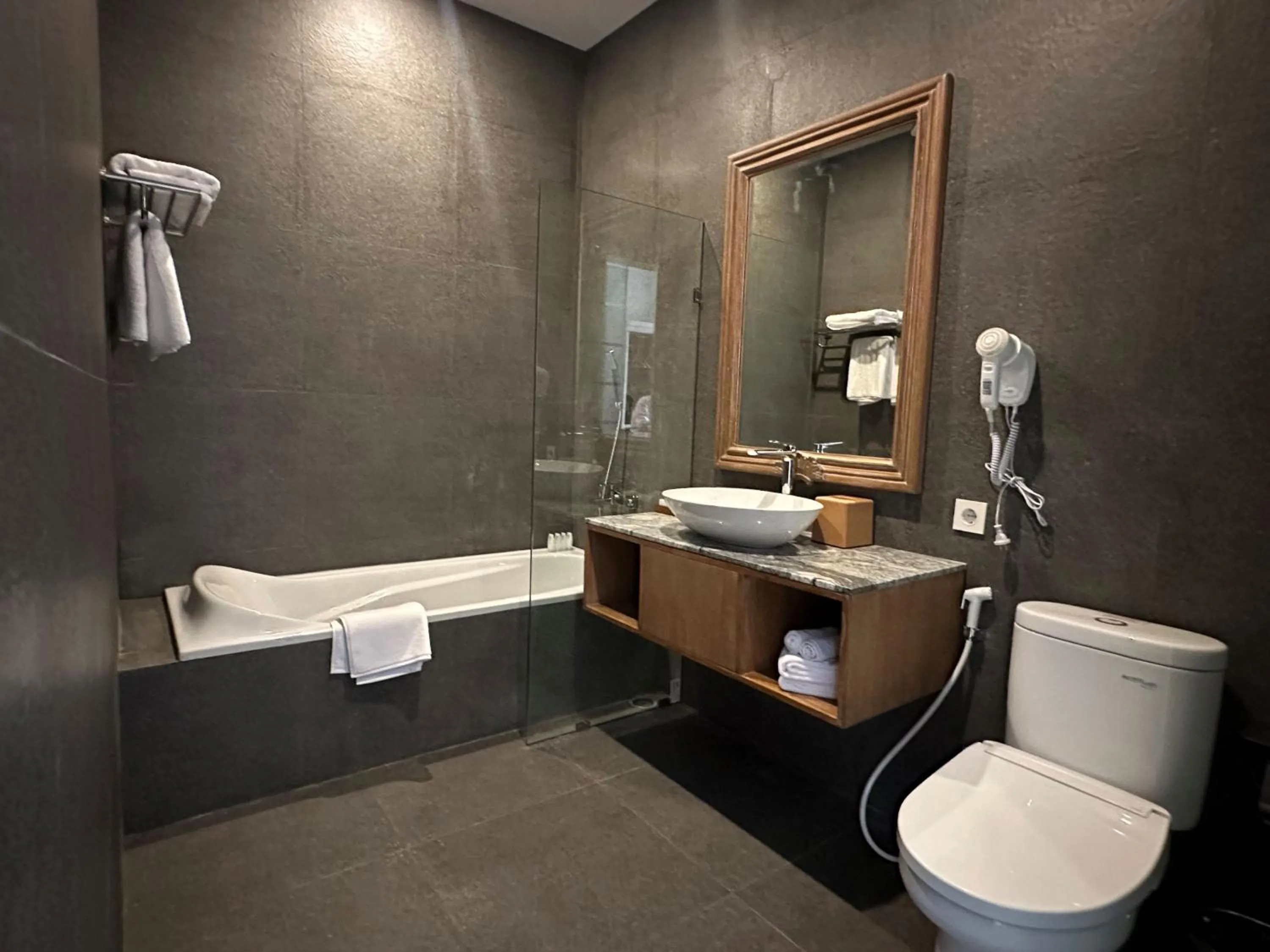 Tabebuya Resto & Resort