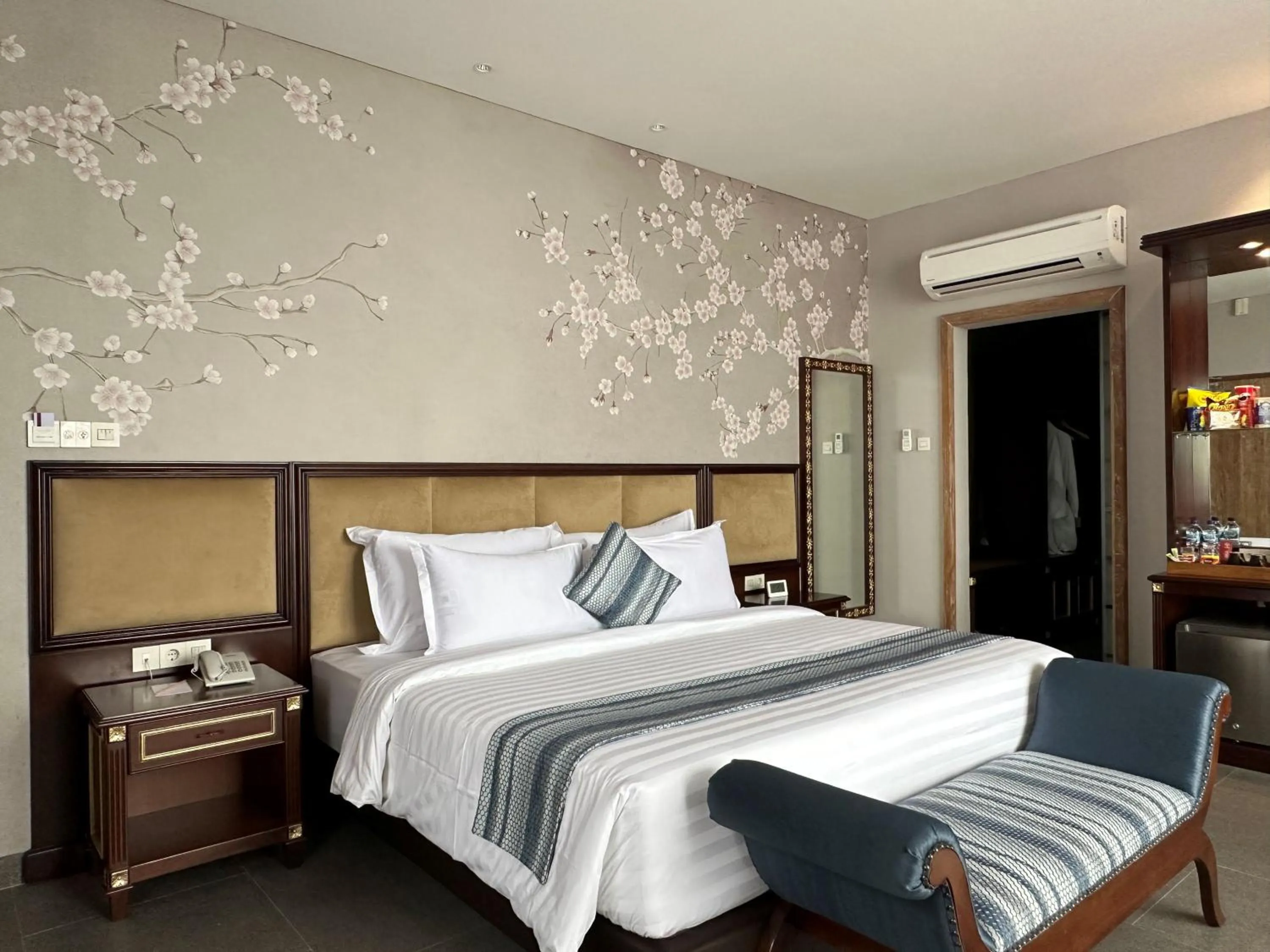 Bed in Tabebuya Resto & Resort