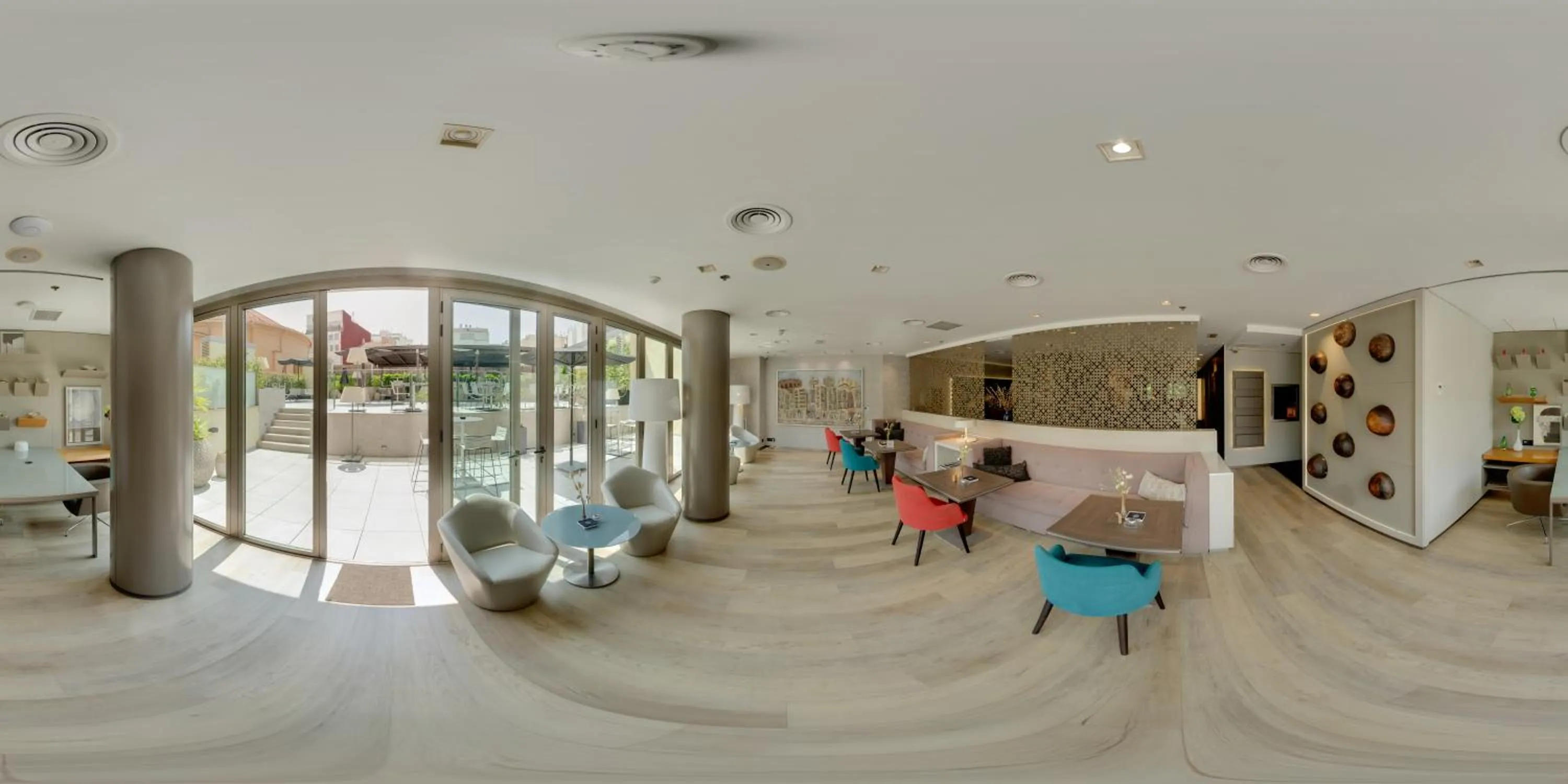 Restaurant/places to eat in SH Colón Valencia