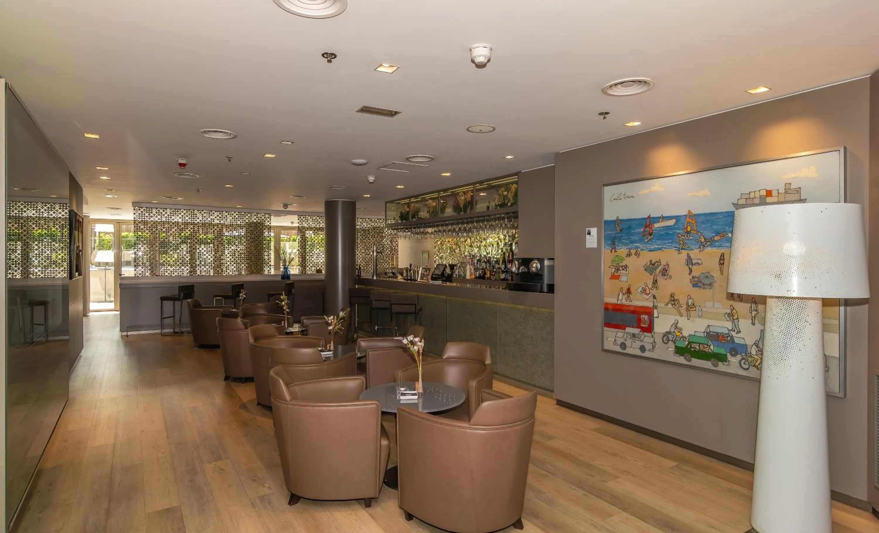 Restaurant/places to eat in SH Colón Valencia