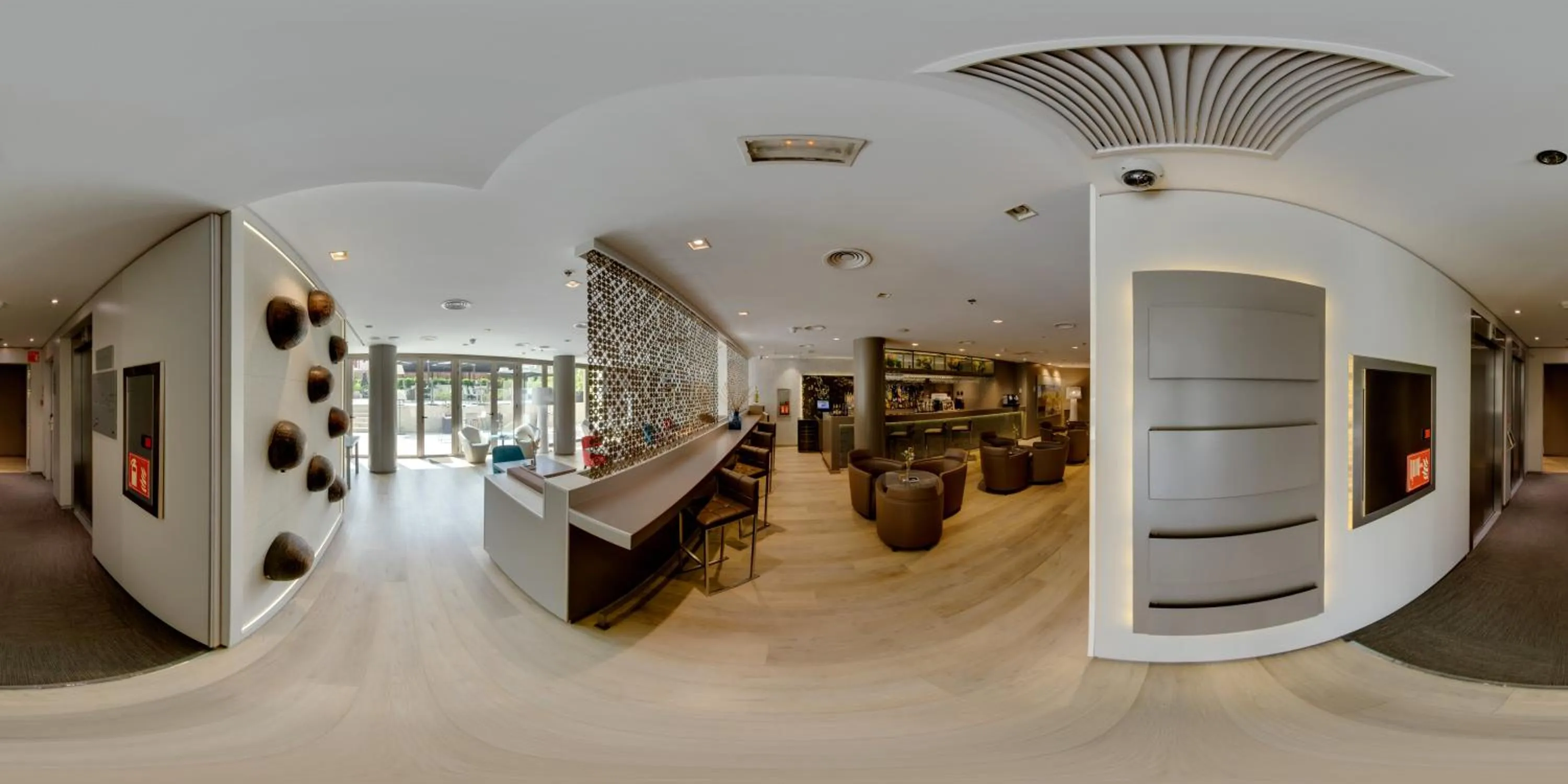 Restaurant/places to eat in SH Colón Valencia