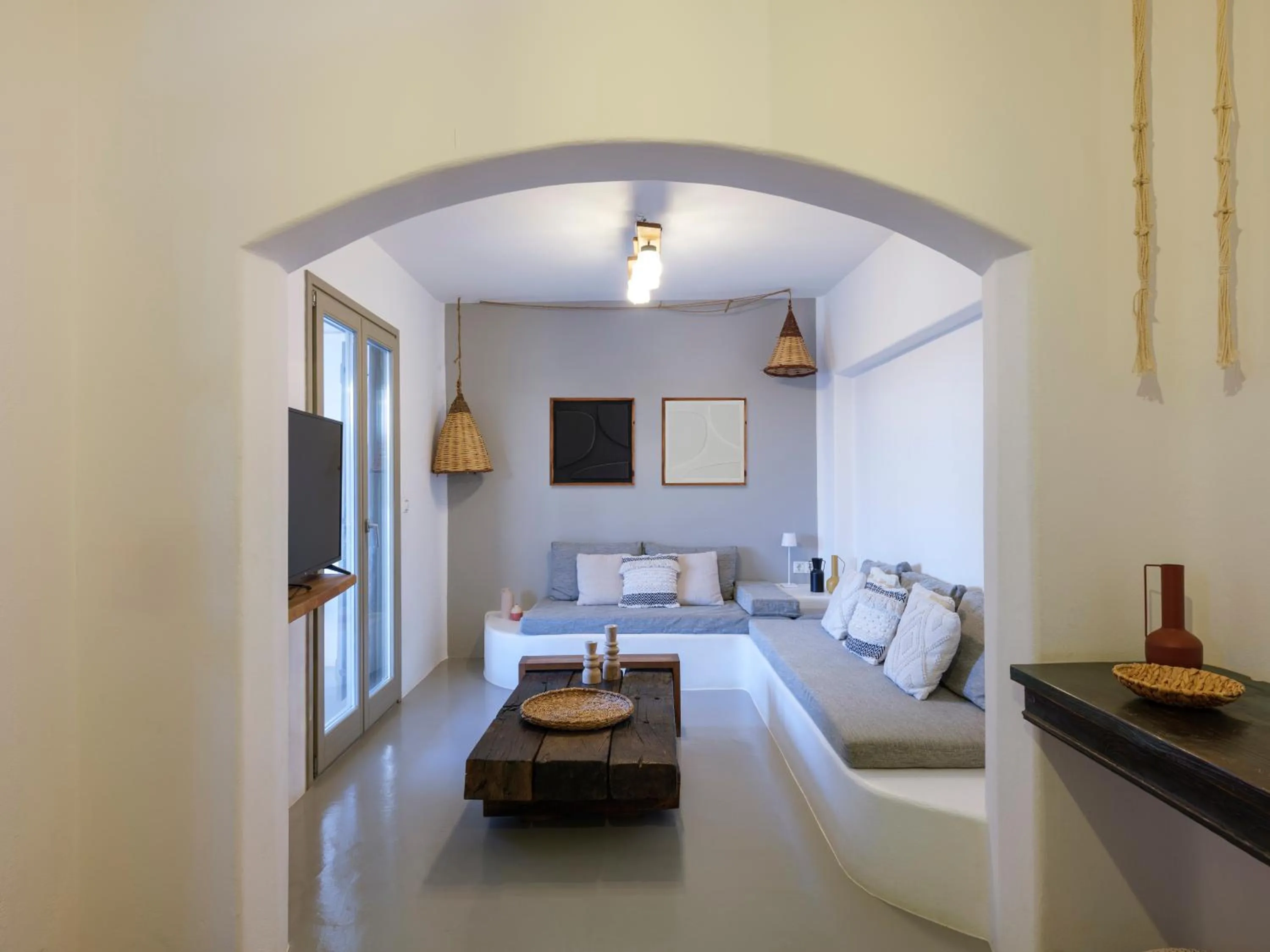 TV and multimedia in Mykonos Residence Villas & Suites Merchia beach