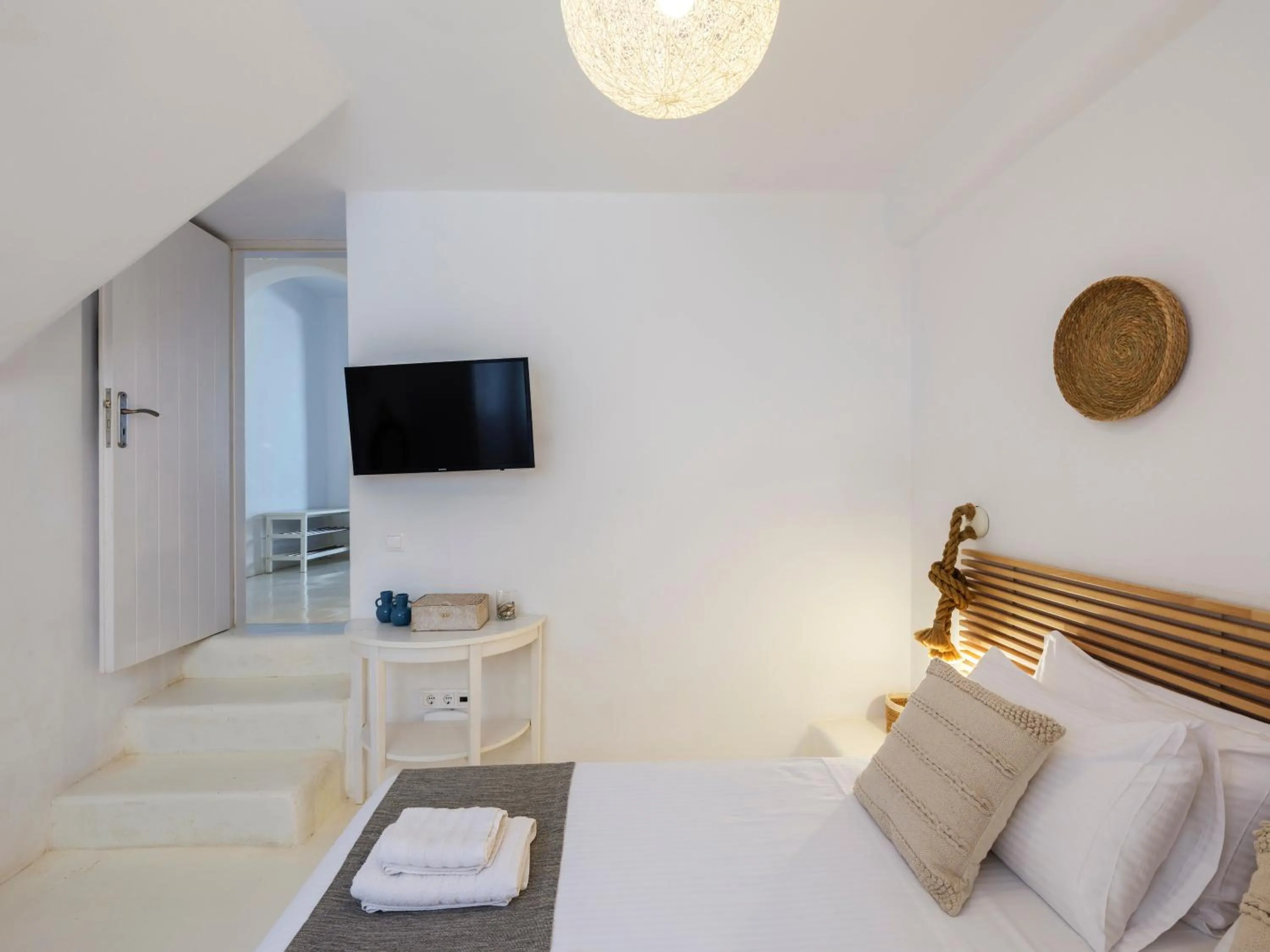 Bed in Mykonos Residence Villas & Suites Merchia beach