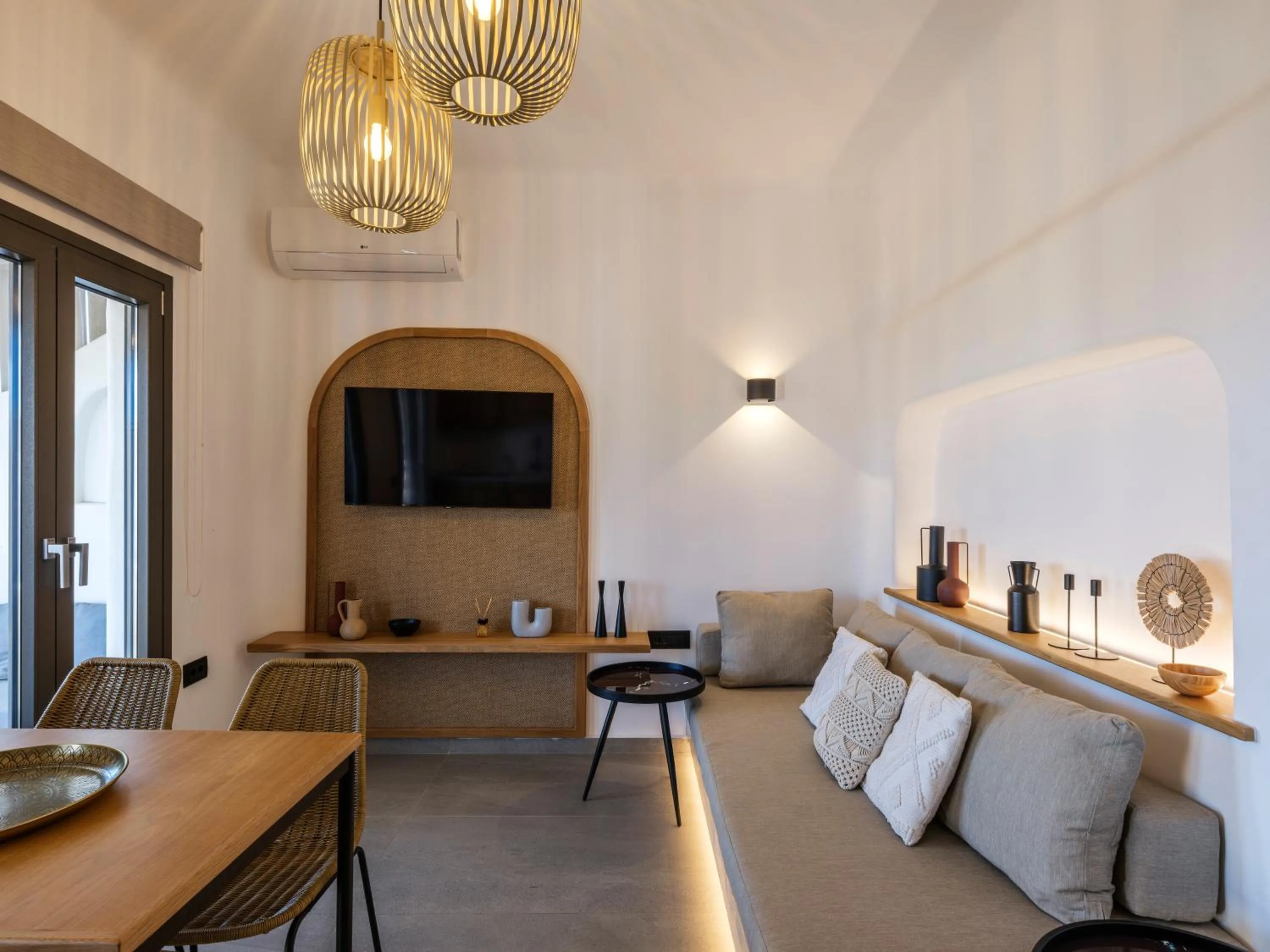 TV and multimedia in Mykonos Residence Villas & Suites Merchia beach