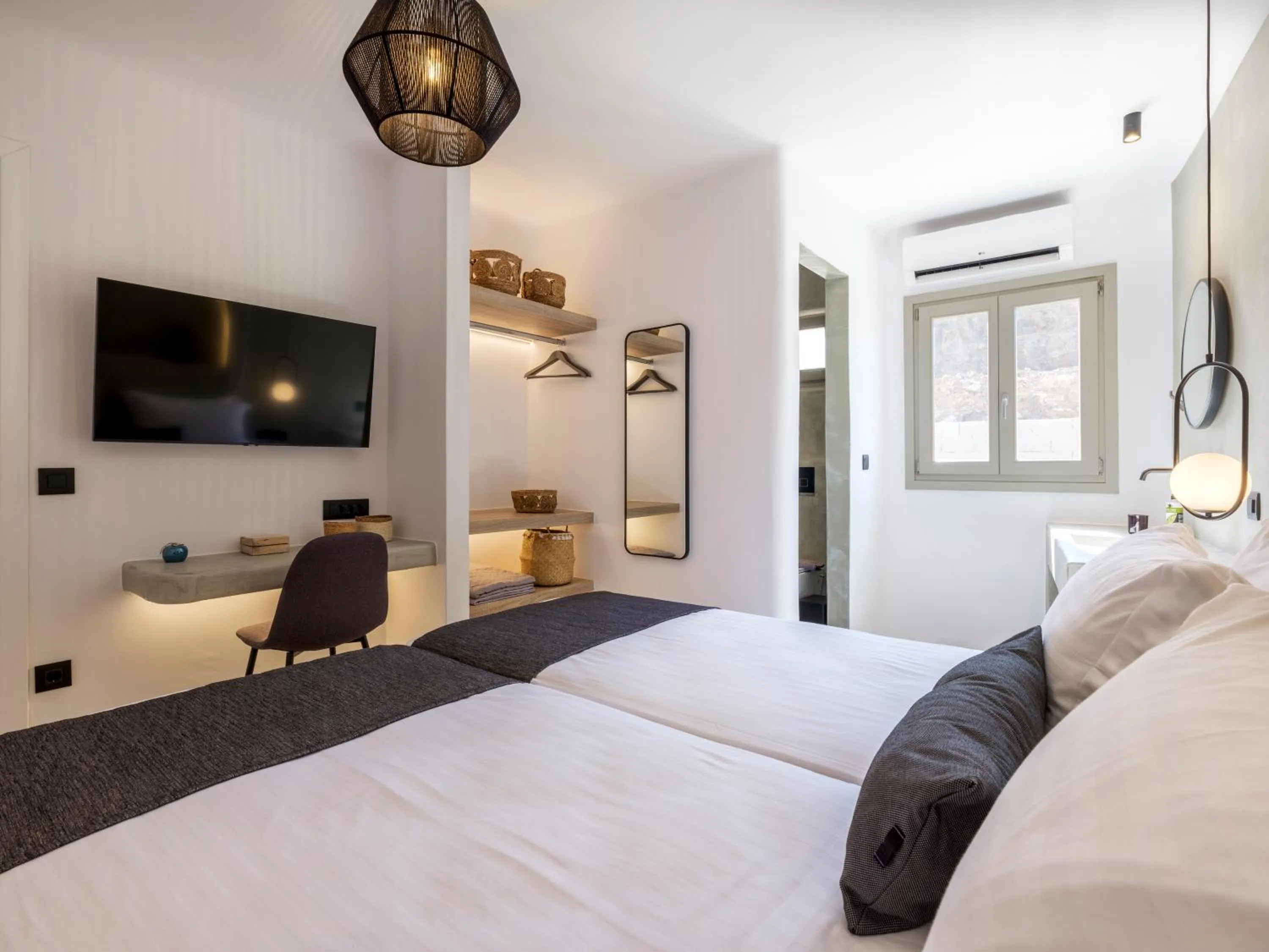 Bed in Mykonos Residence Villas & Suites Merchia beach