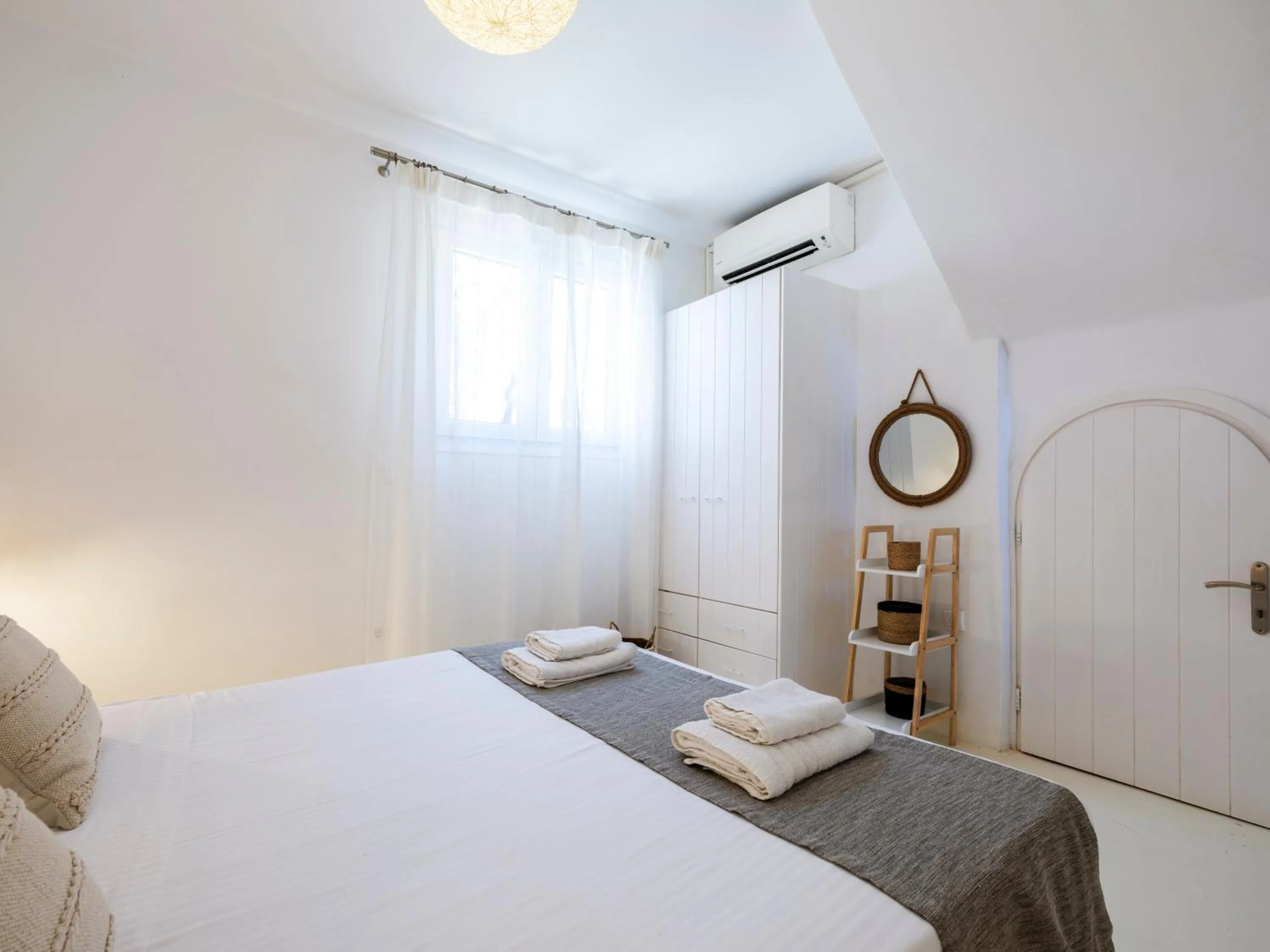 Bed in Mykonos Residence Villas & Suites Merchia beach