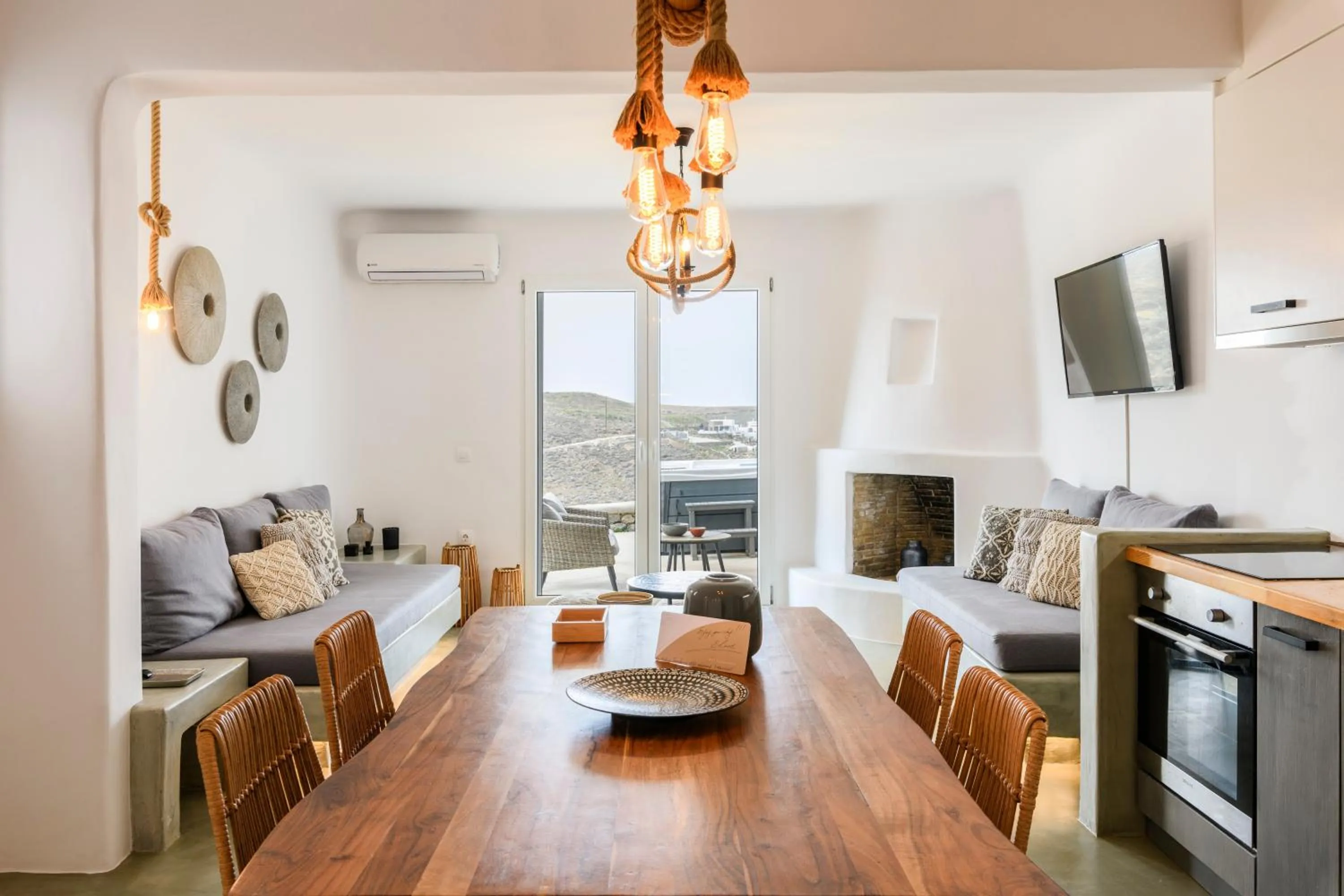 TV and multimedia in Mykonos Residence Villas & Suites Merchia beach