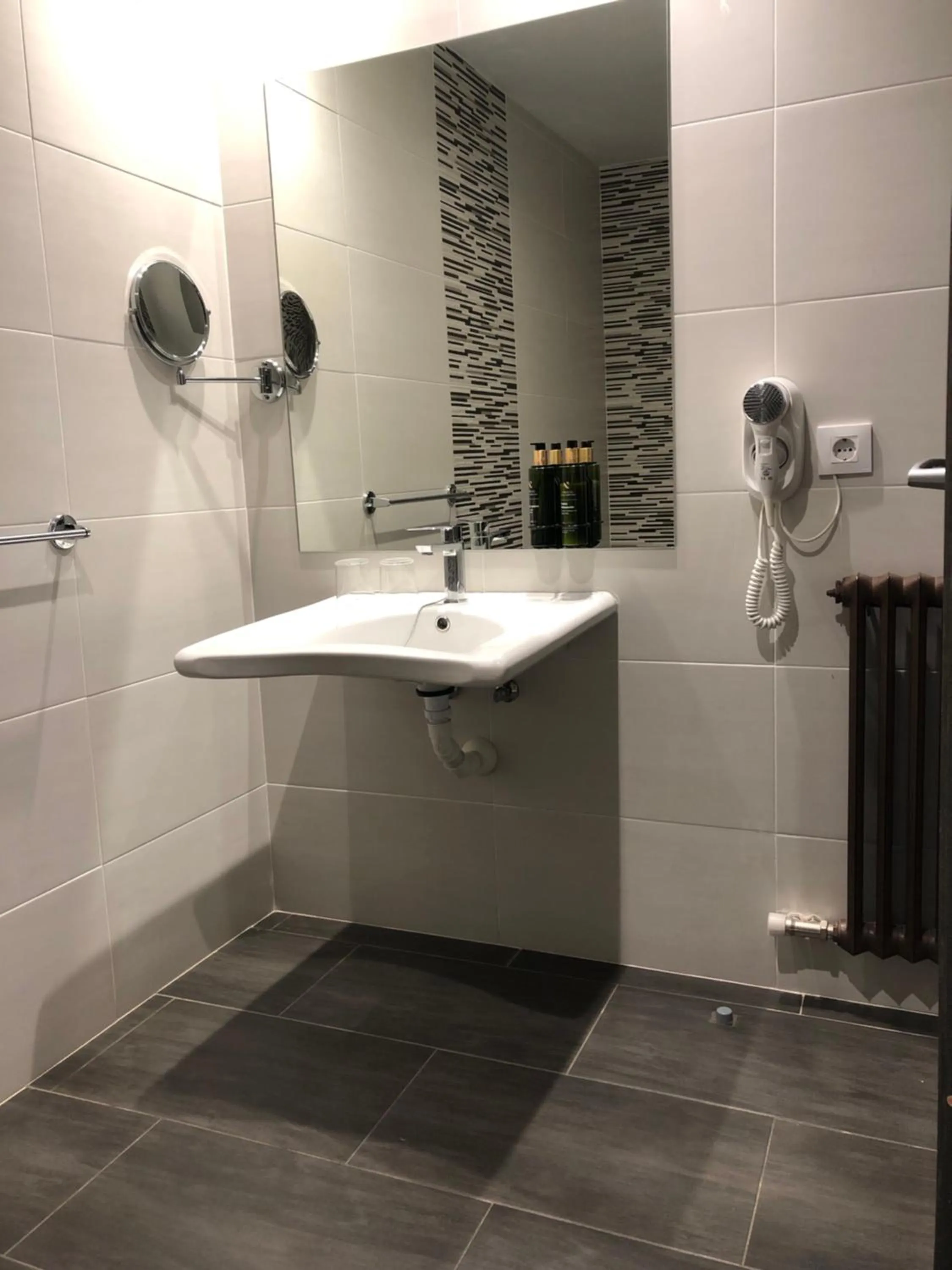 Toilet in Hotel Restaurante El Montico