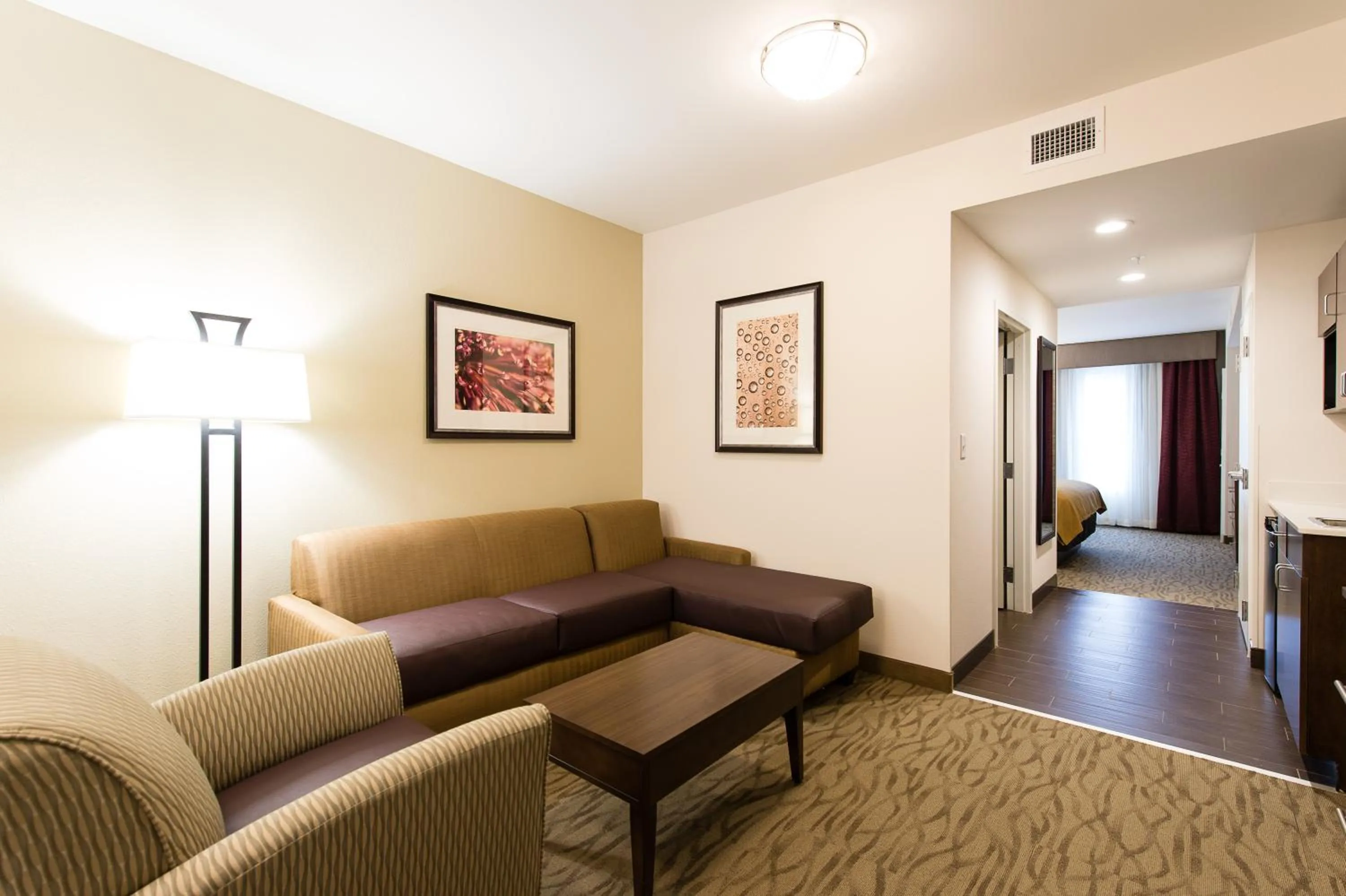 Seating area in Holiday Inn Express & Suites Aiken by IHG