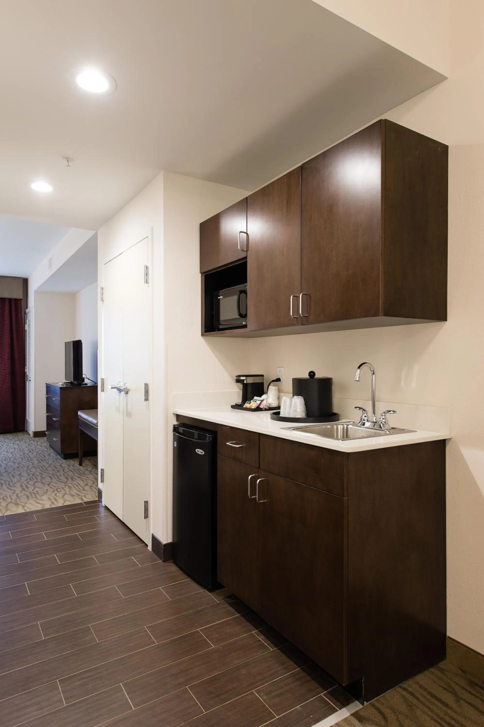 Kitchen or kitchenette in Holiday Inn Express & Suites Aiken by IHG