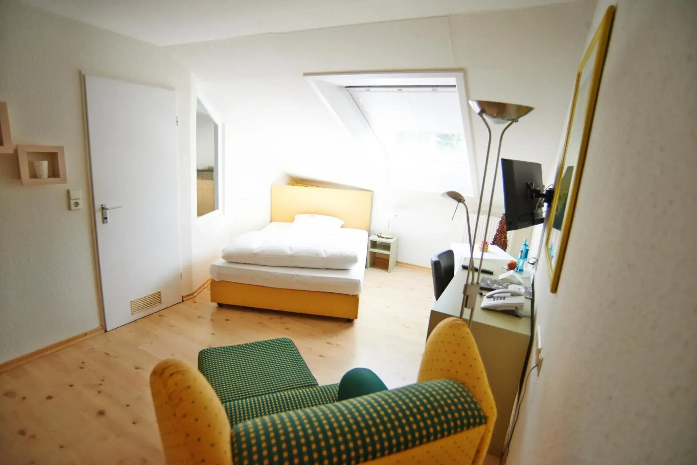 Double Room with Small Double Bed - single occupancy in Landgasthof Läuterhäusle Double Room with Small Double Bed - single occupancy in Landgasthof Läuterhäusle