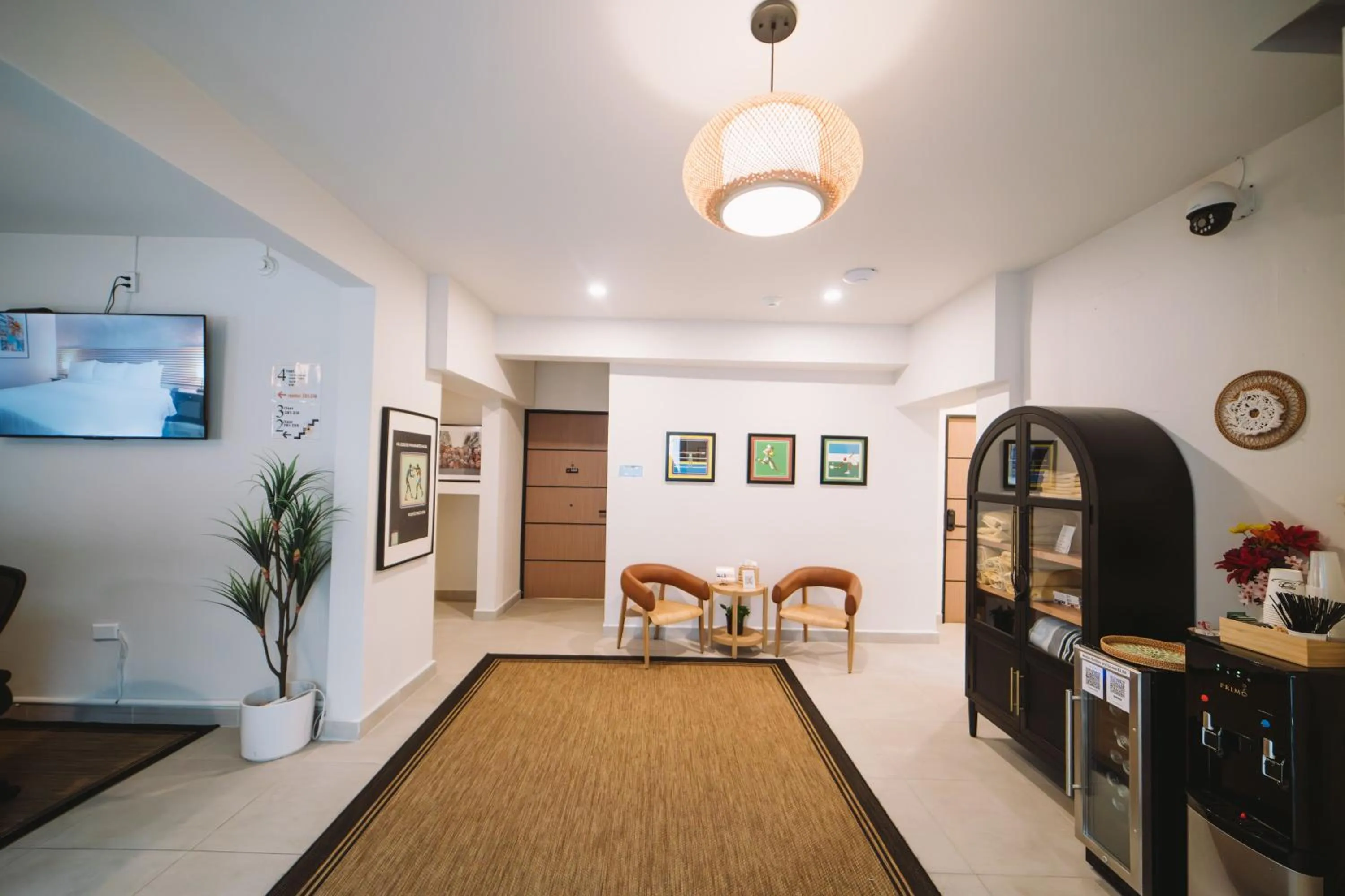 Lobby or reception in The Looking Glass Hotel