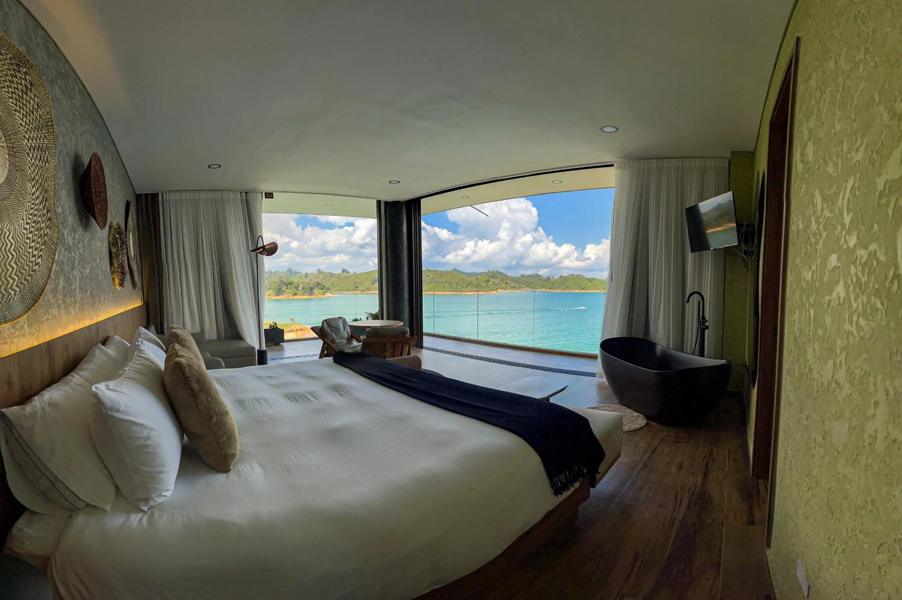 Balcony/Terrace, Bed in Vivanti Resort