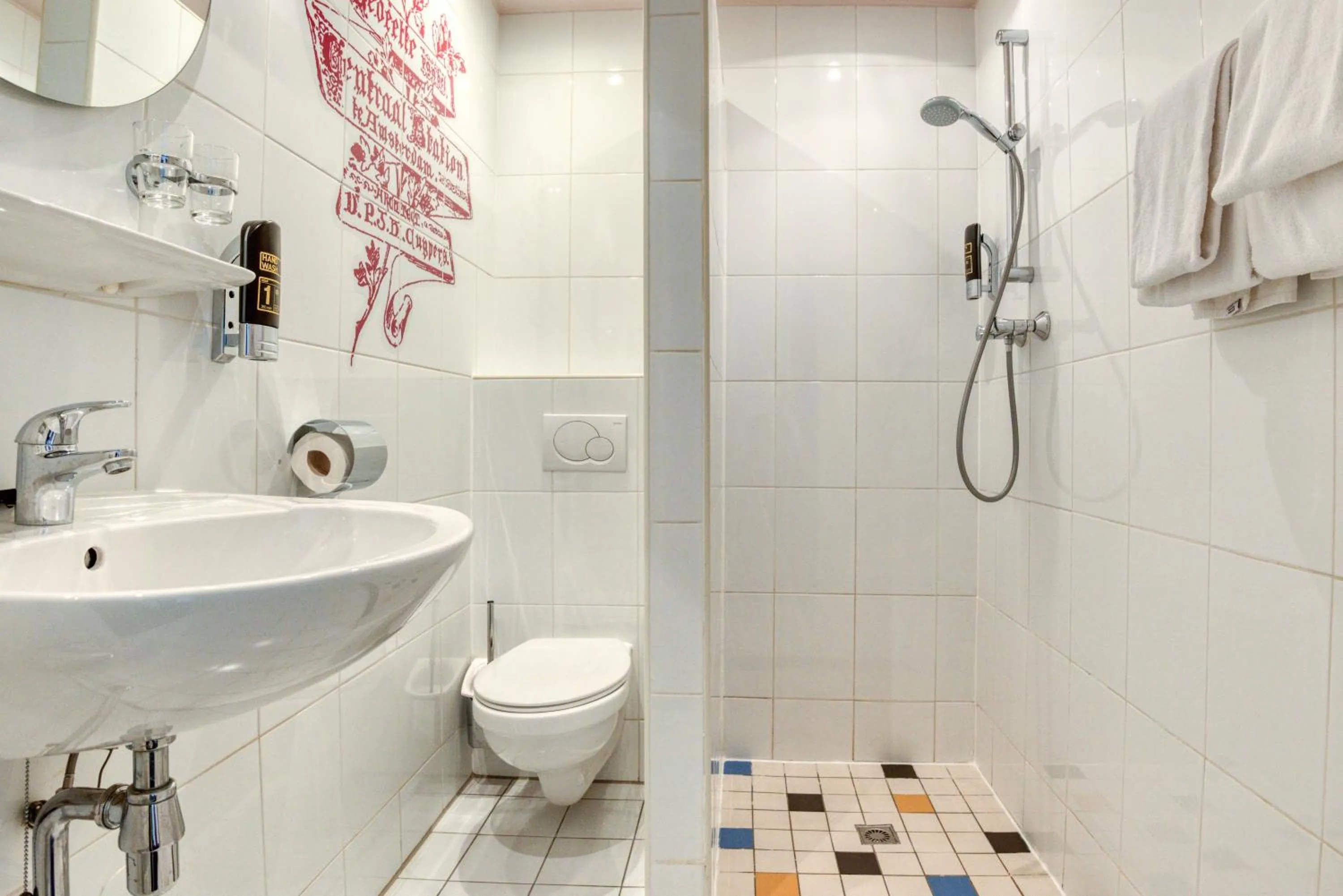 Bathroom in Hotel Alexander