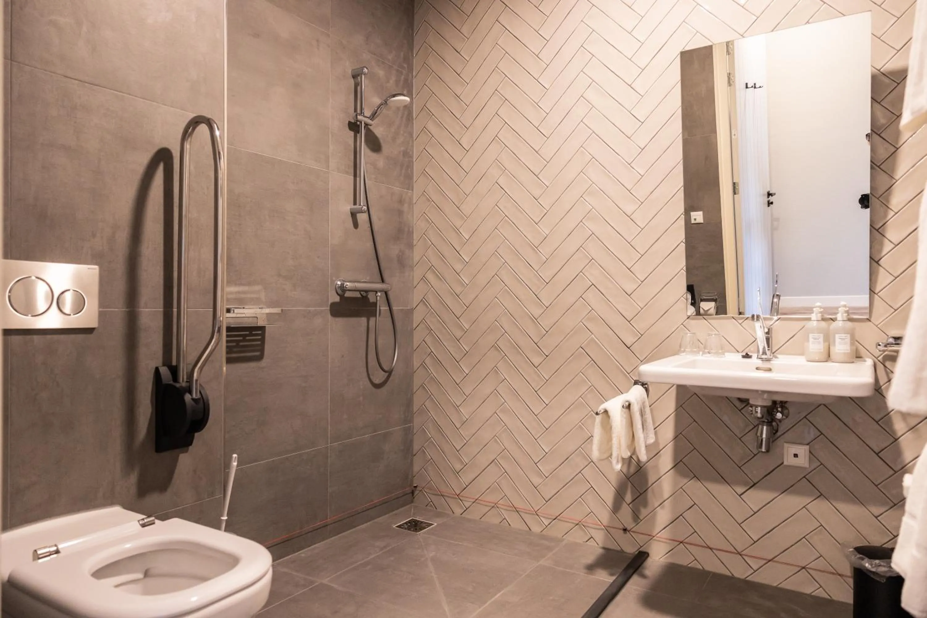 Bathroom in Hotel De Walvisvaarder