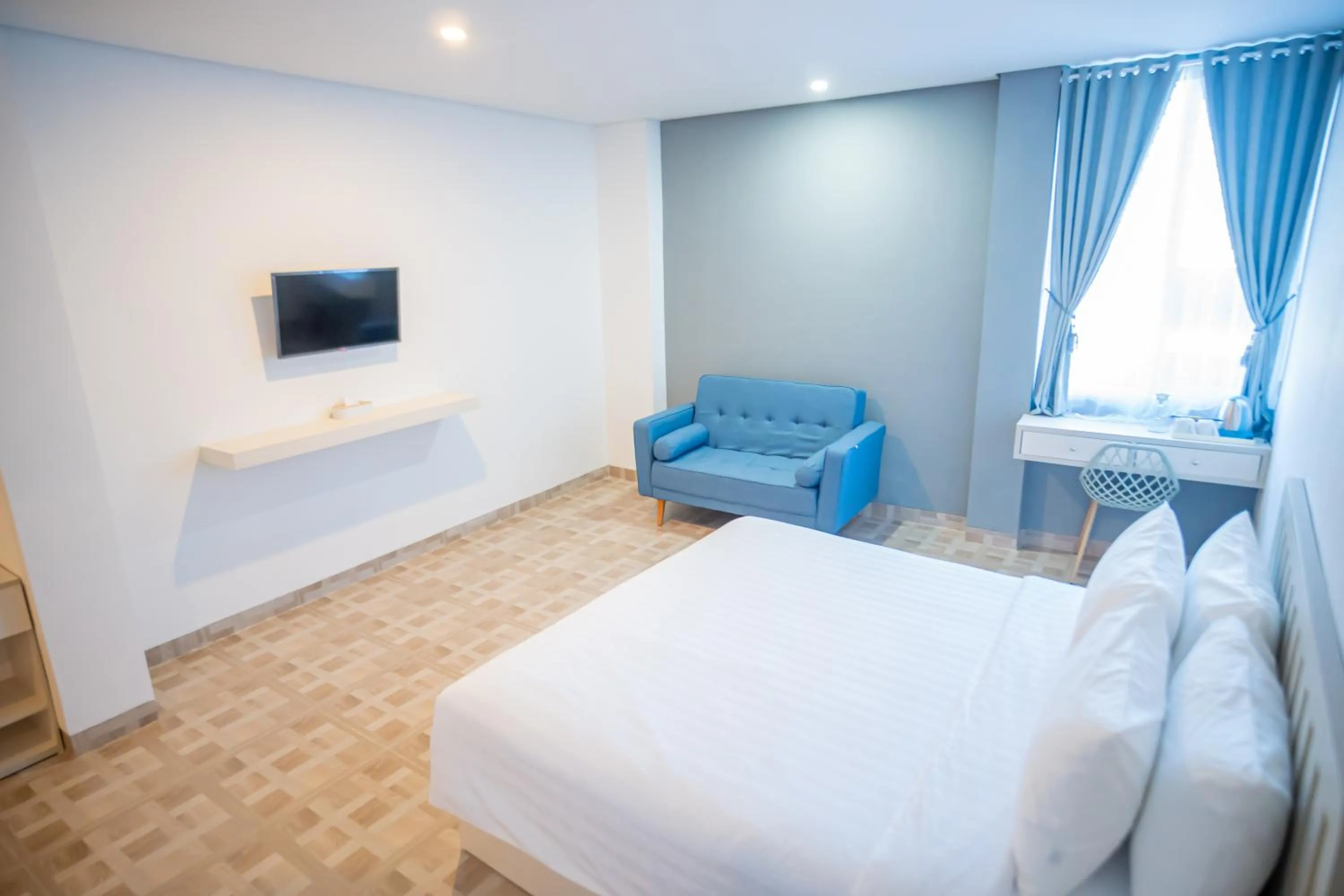 Bed in Elephant Inn and Suite by Sajiwa