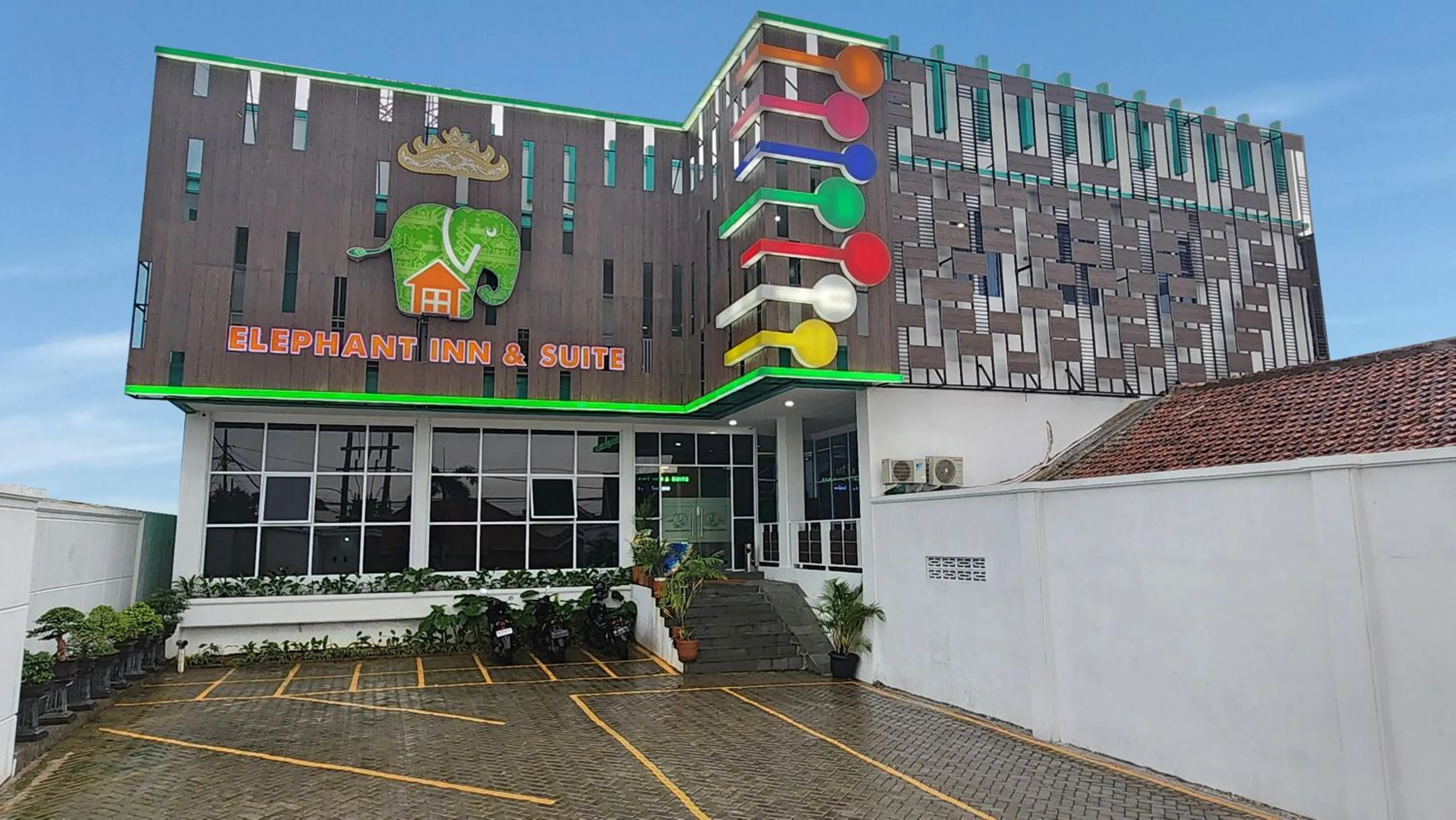 Elephant Inn and Suite by Sajiwa