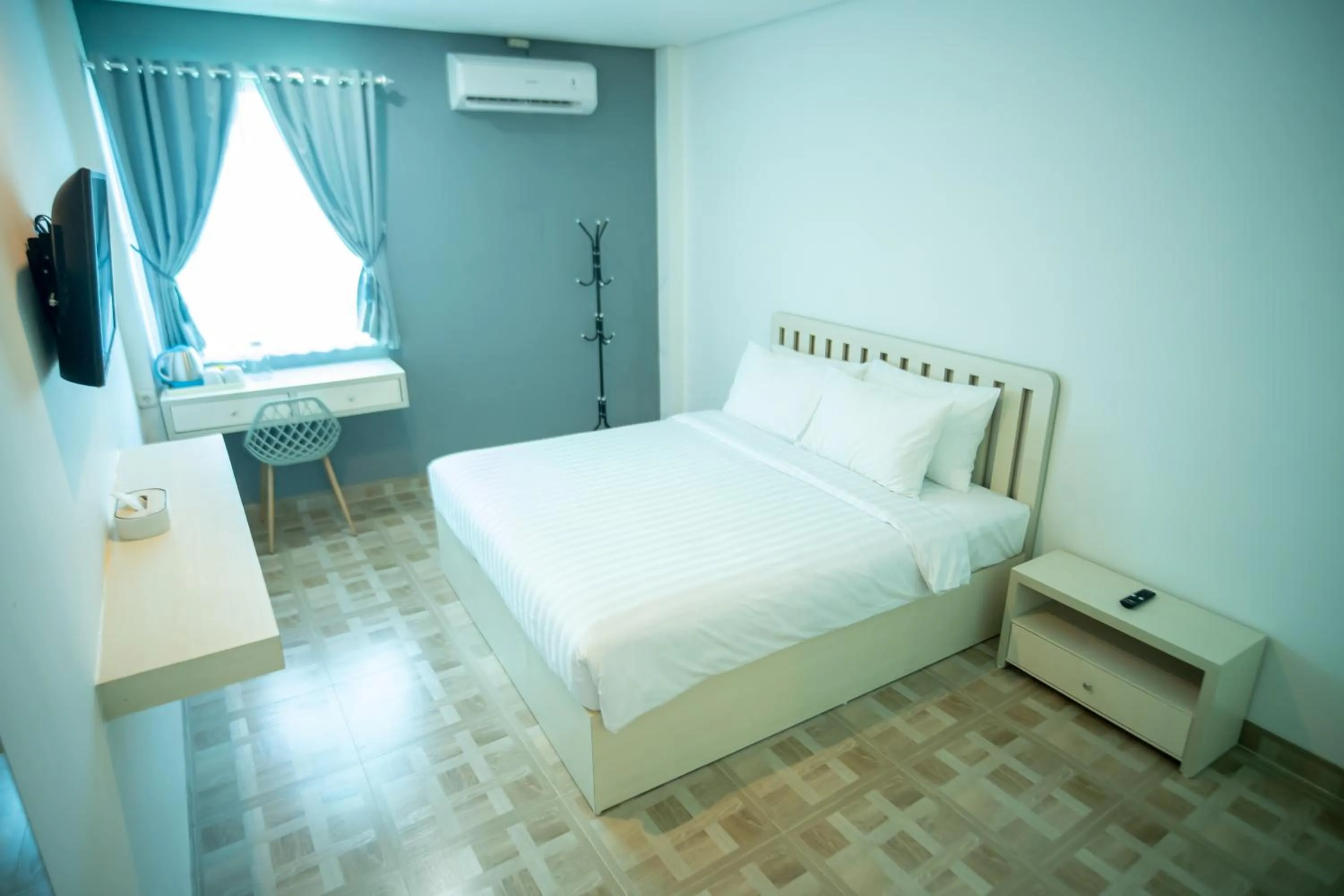 Bed in Elephant Inn and Suite by Sajiwa