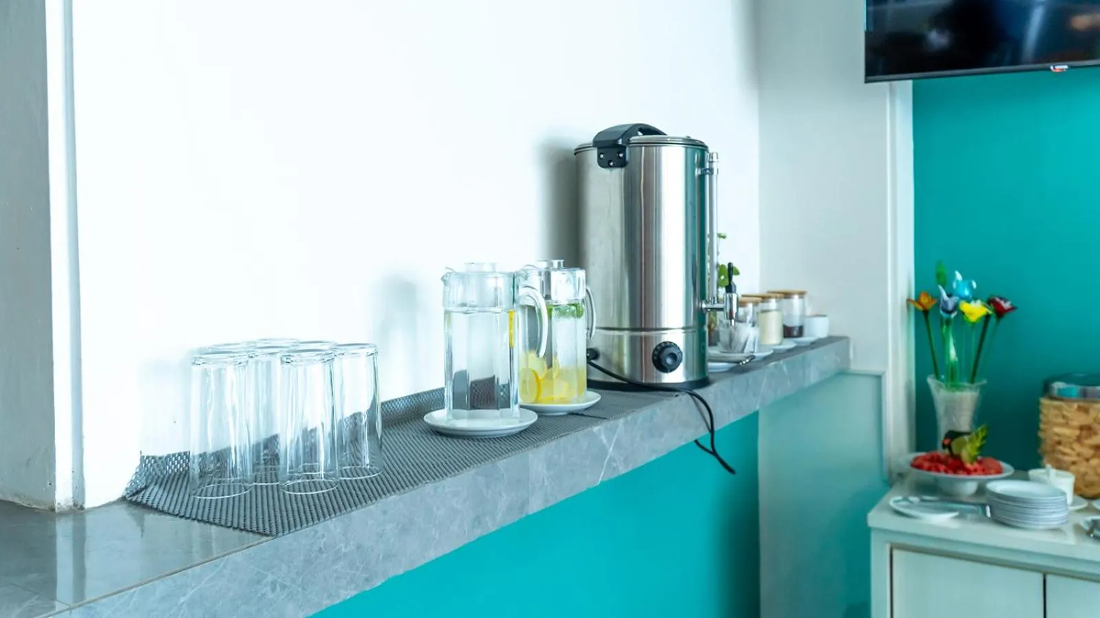 Restaurant/places to eat in Elephant Inn and Suite by Sajiwa