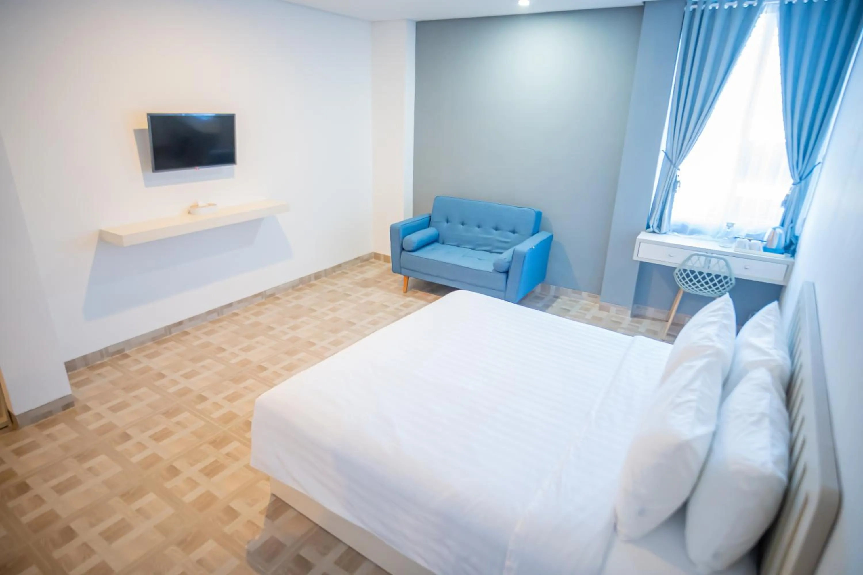 Bed in Elephant Inn and Suite by Sajiwa