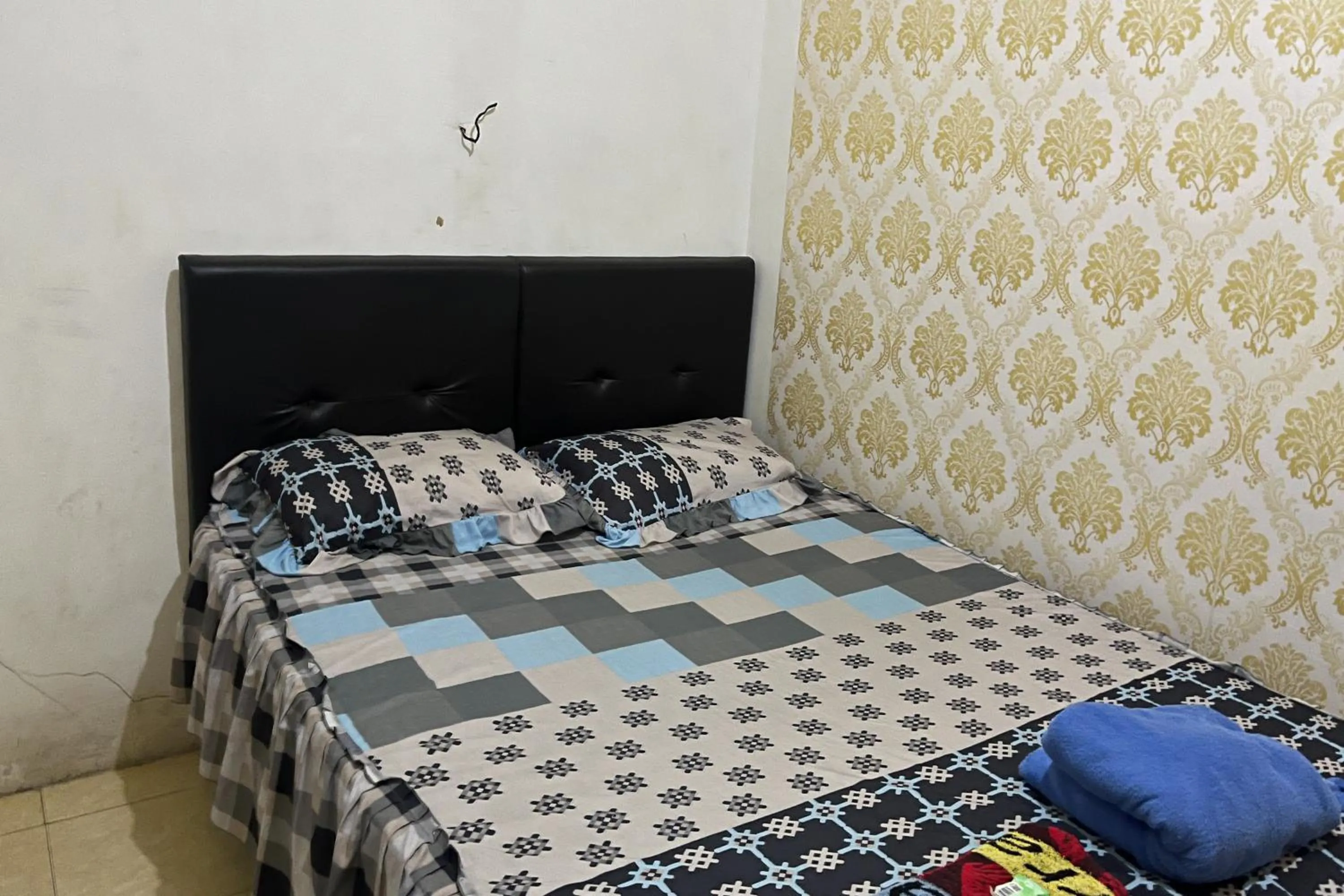 Bedroom, Bed in Hotel O Wisma Alam Syariah Near PLN GARDU INDUK MAMUJU