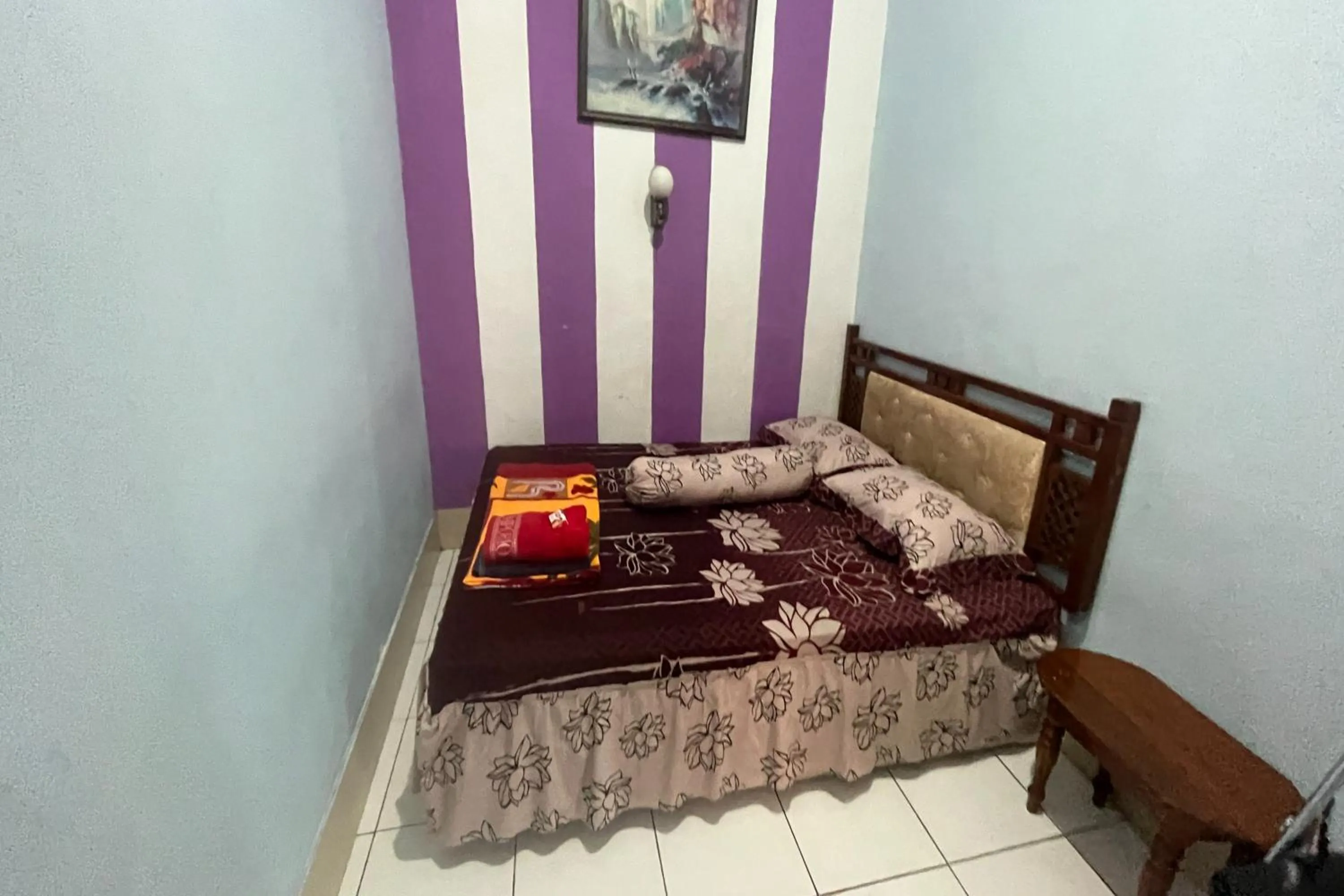 Bedroom, Bed in Hotel O Wisma Alam Syariah Near PLN GARDU INDUK MAMUJU