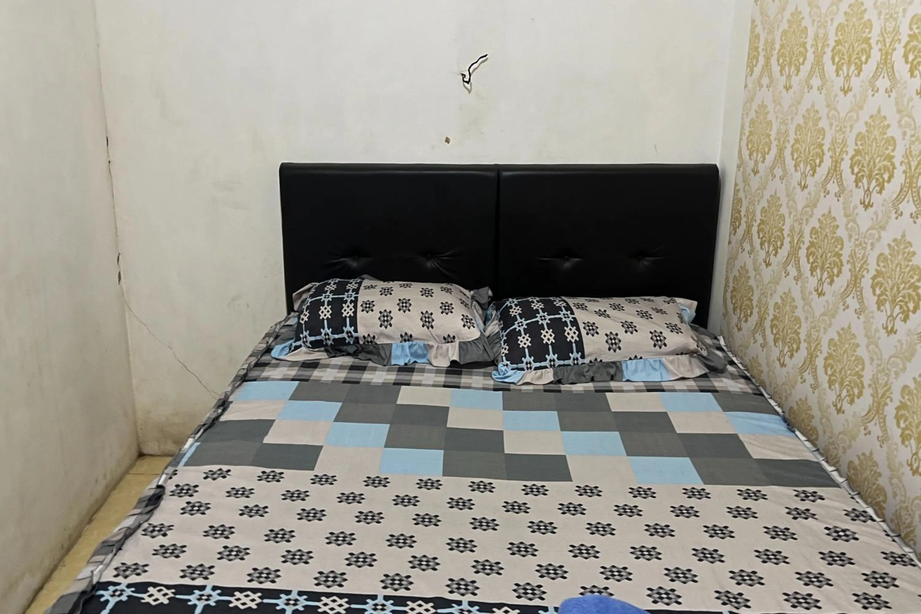 Bedroom, Bed in Hotel O Wisma Alam Syariah Near PLN GARDU INDUK MAMUJU