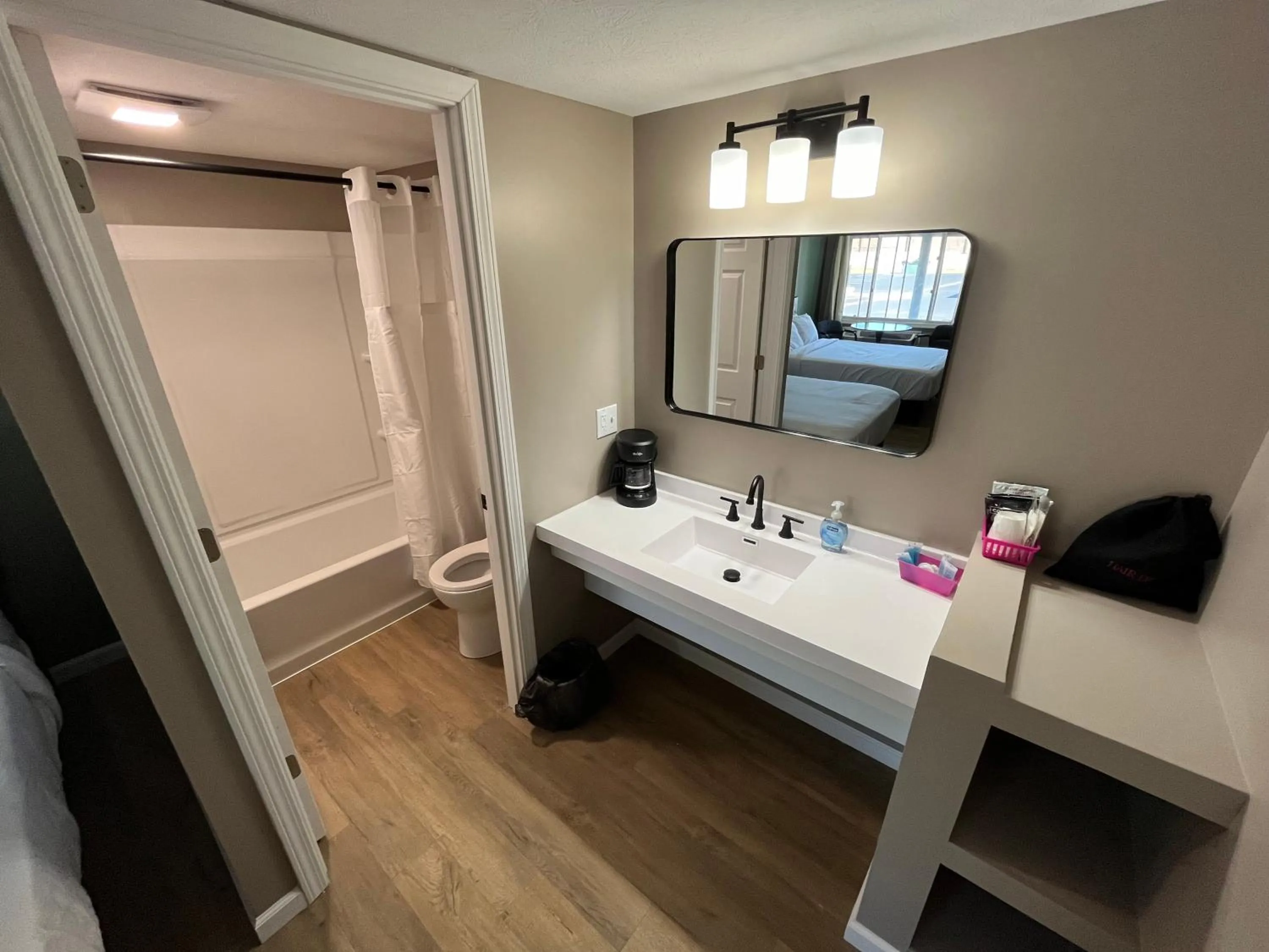 Bathroom in Valley Inn and Suites