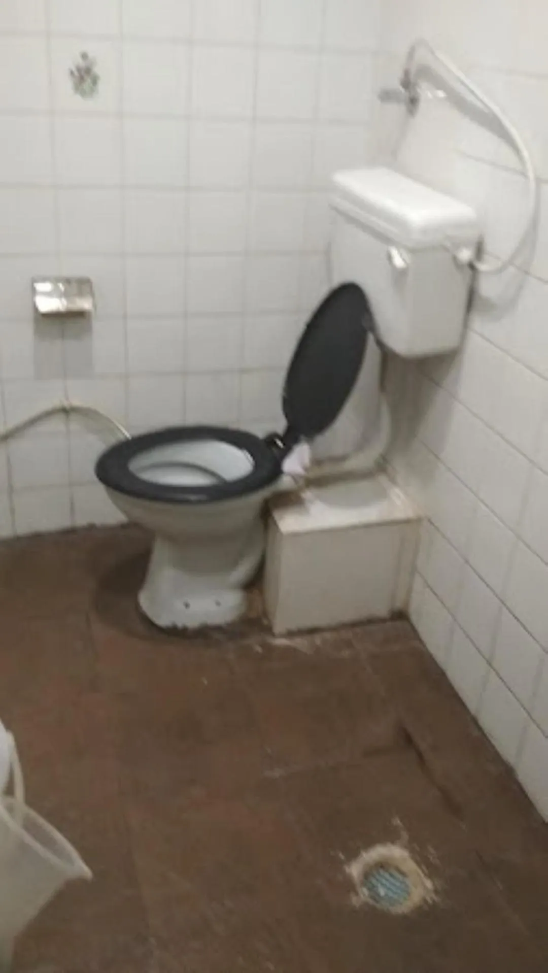 Toilet in Hotel Pathik Bhopal , Madhya Pradesh