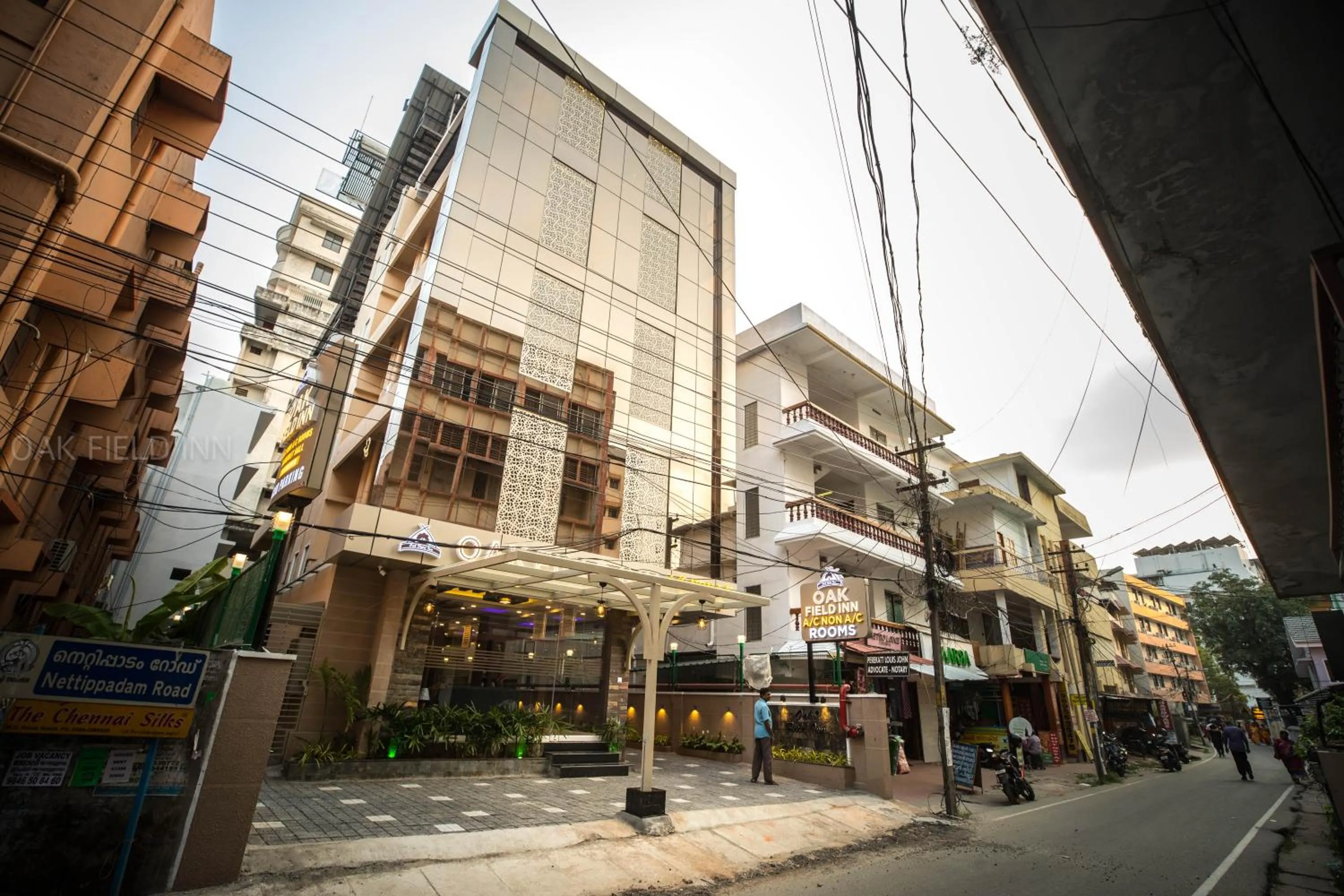 Property building in Oak Field Inn