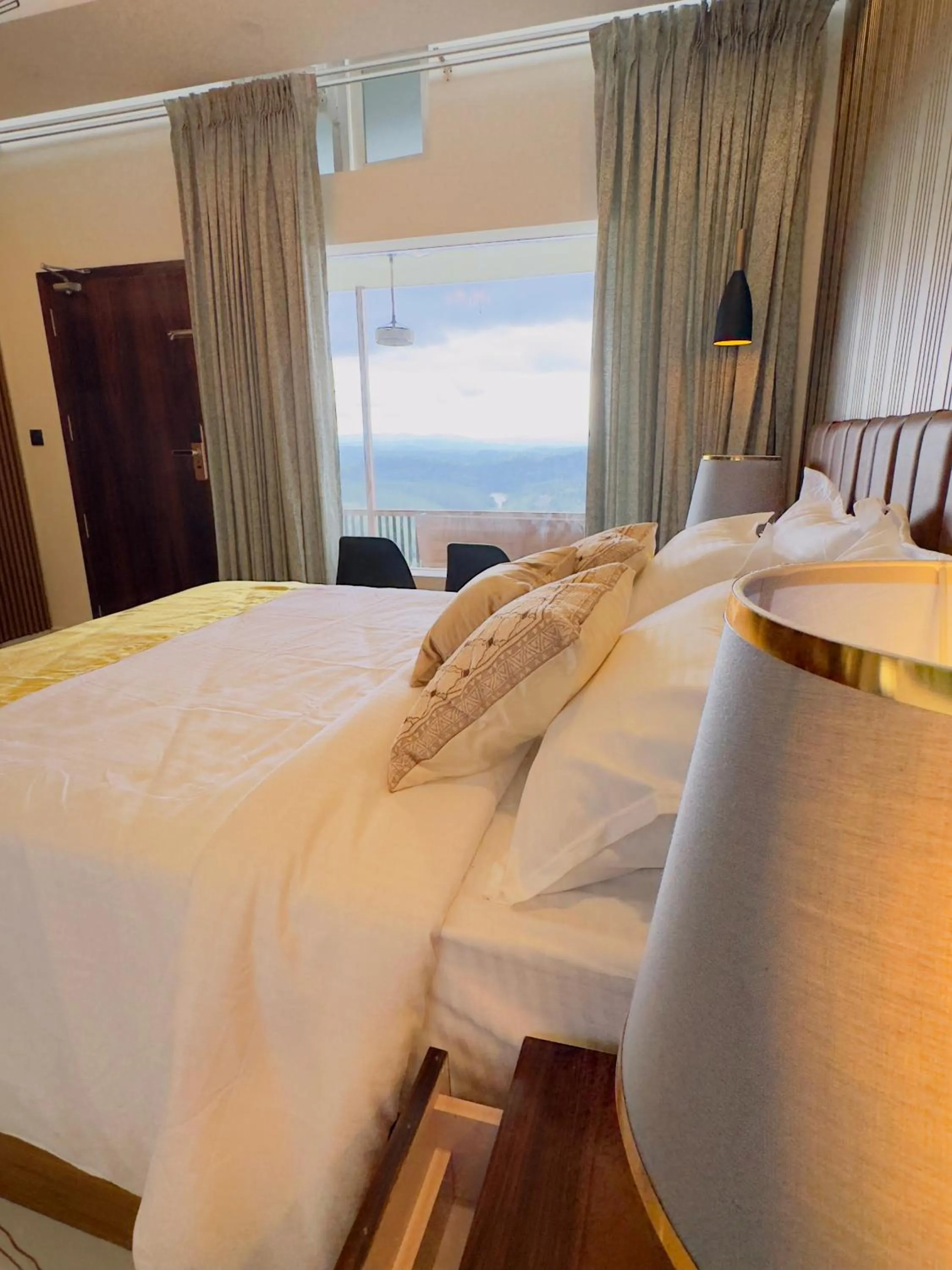 Bed in Misty Wonders